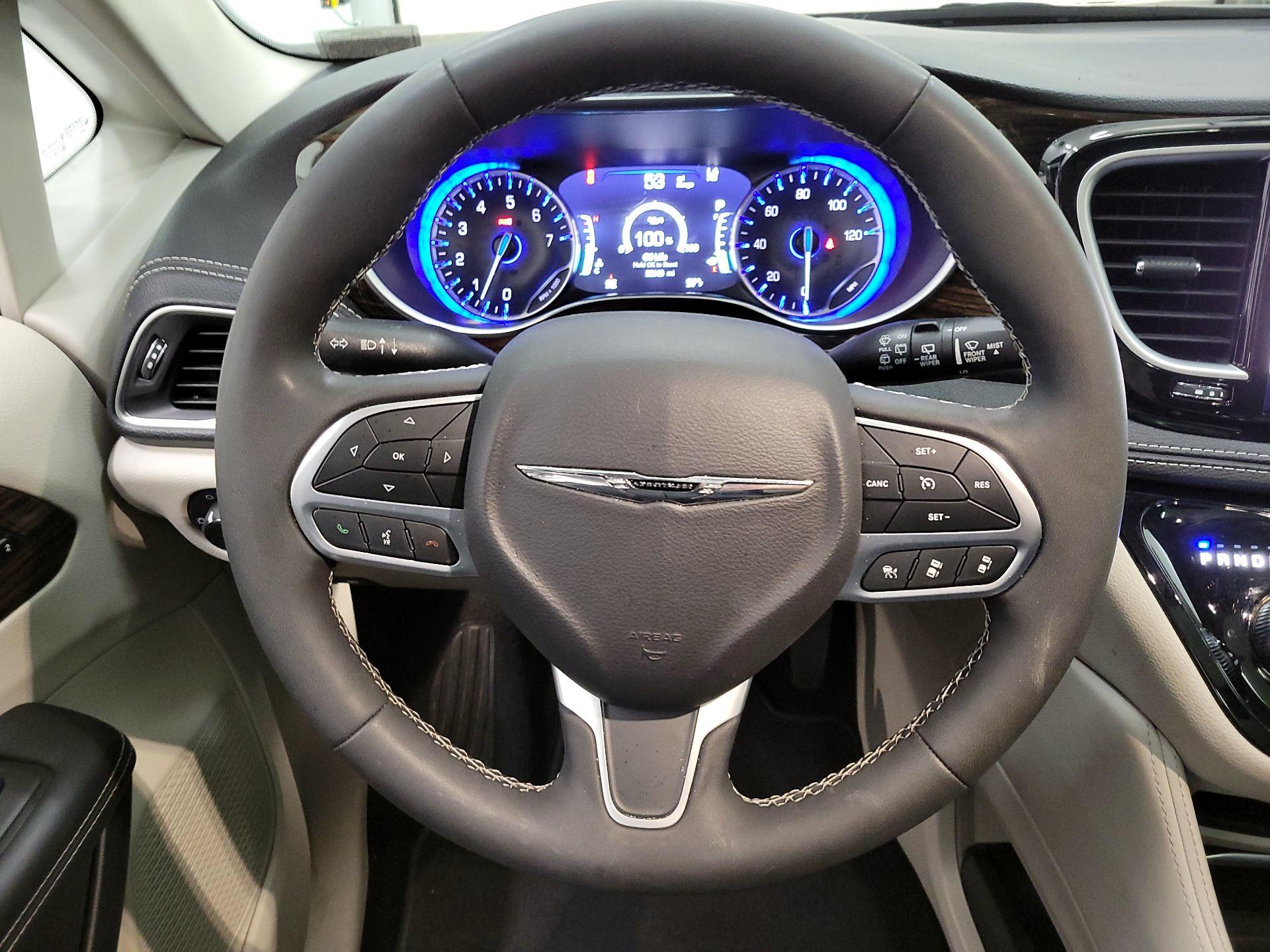 Thumbnail: 2024 Chrysler Pacifica - 10