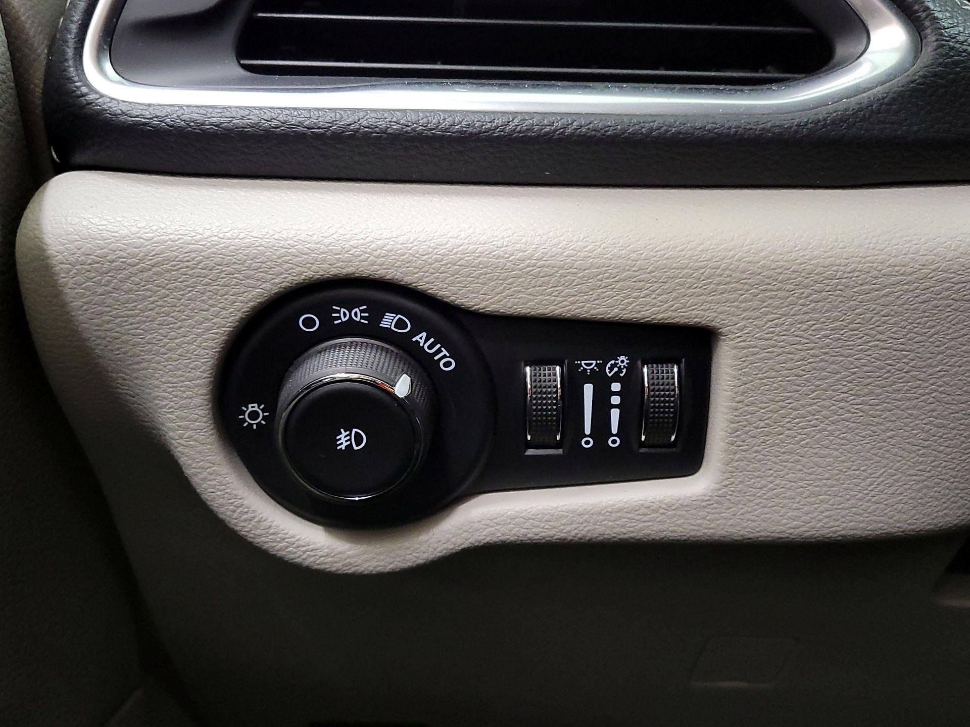 Thumbnail: 2024 Chrysler Pacifica - 13