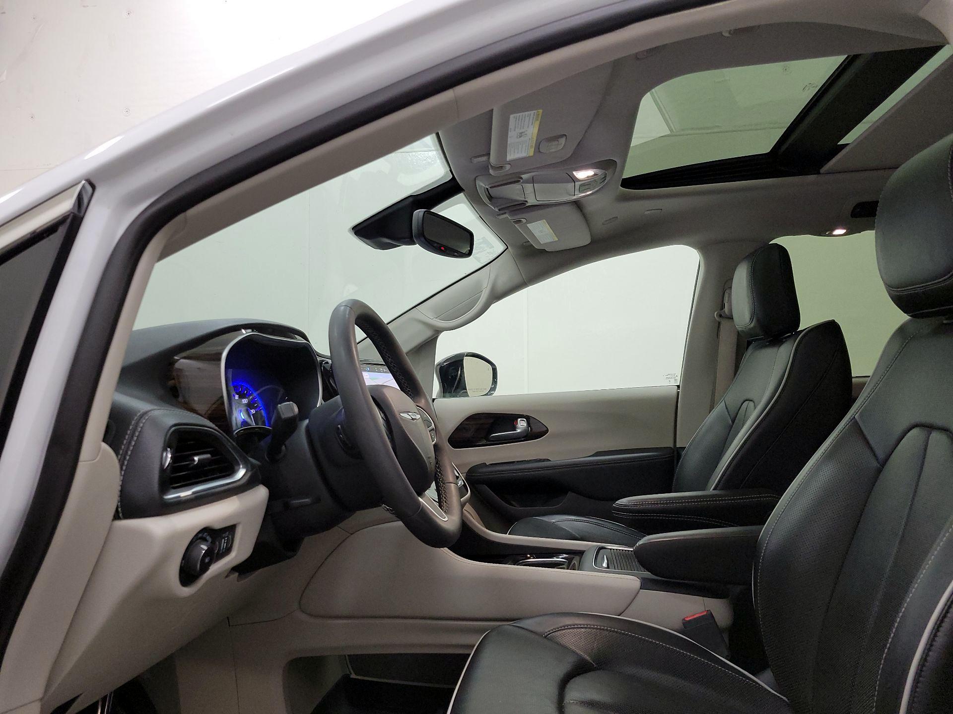 Thumbnail: 2024 Chrysler Pacifica - 20