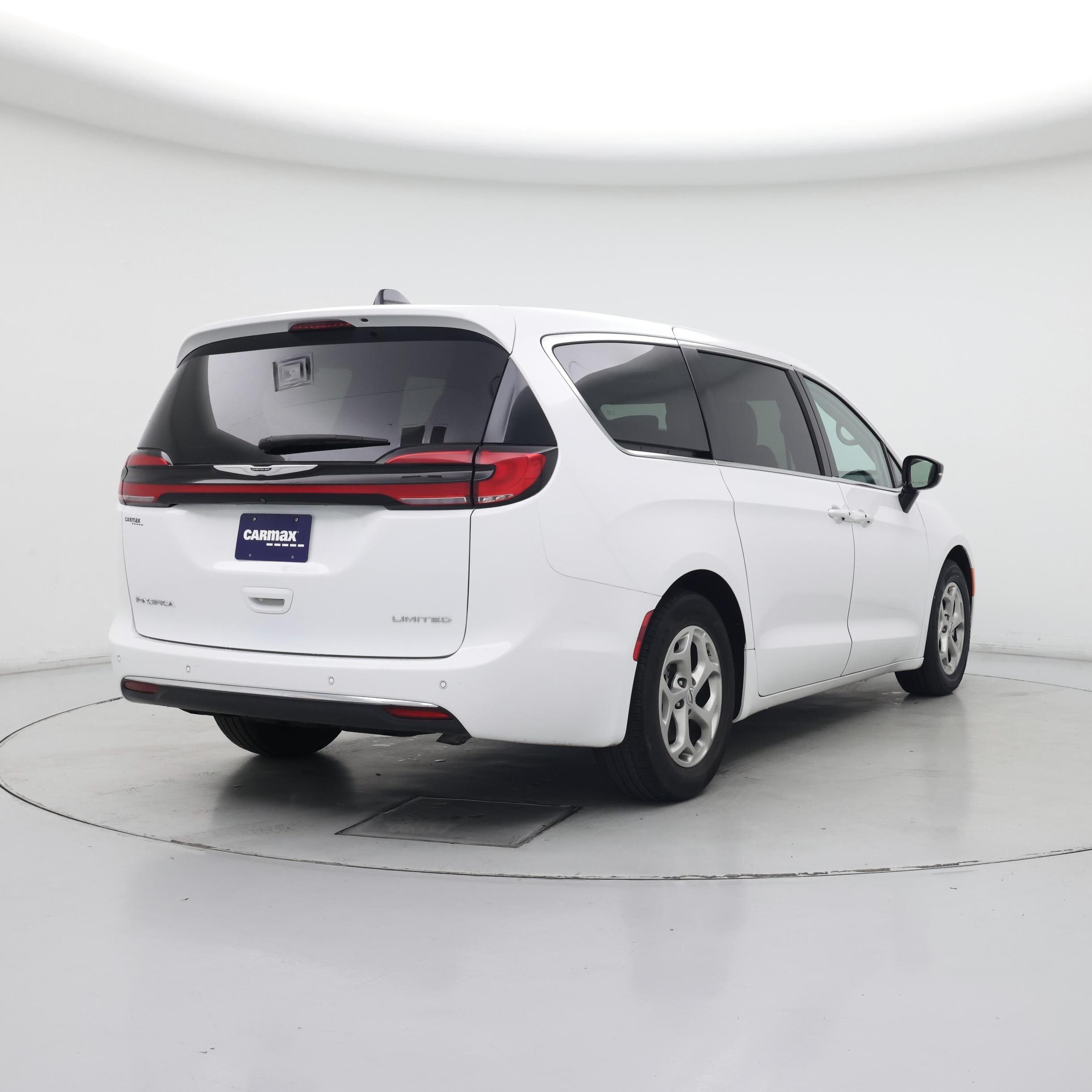 Thumbnail: 2024 Chrysler Pacifica - 8