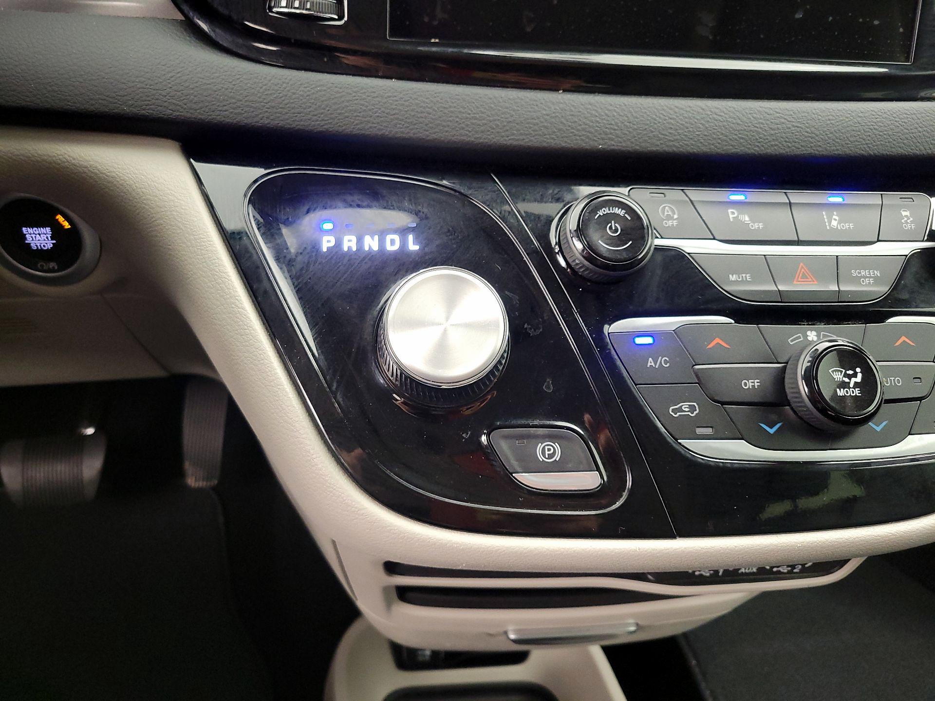 Thumbnail: 2024 Chrysler Pacifica - 17