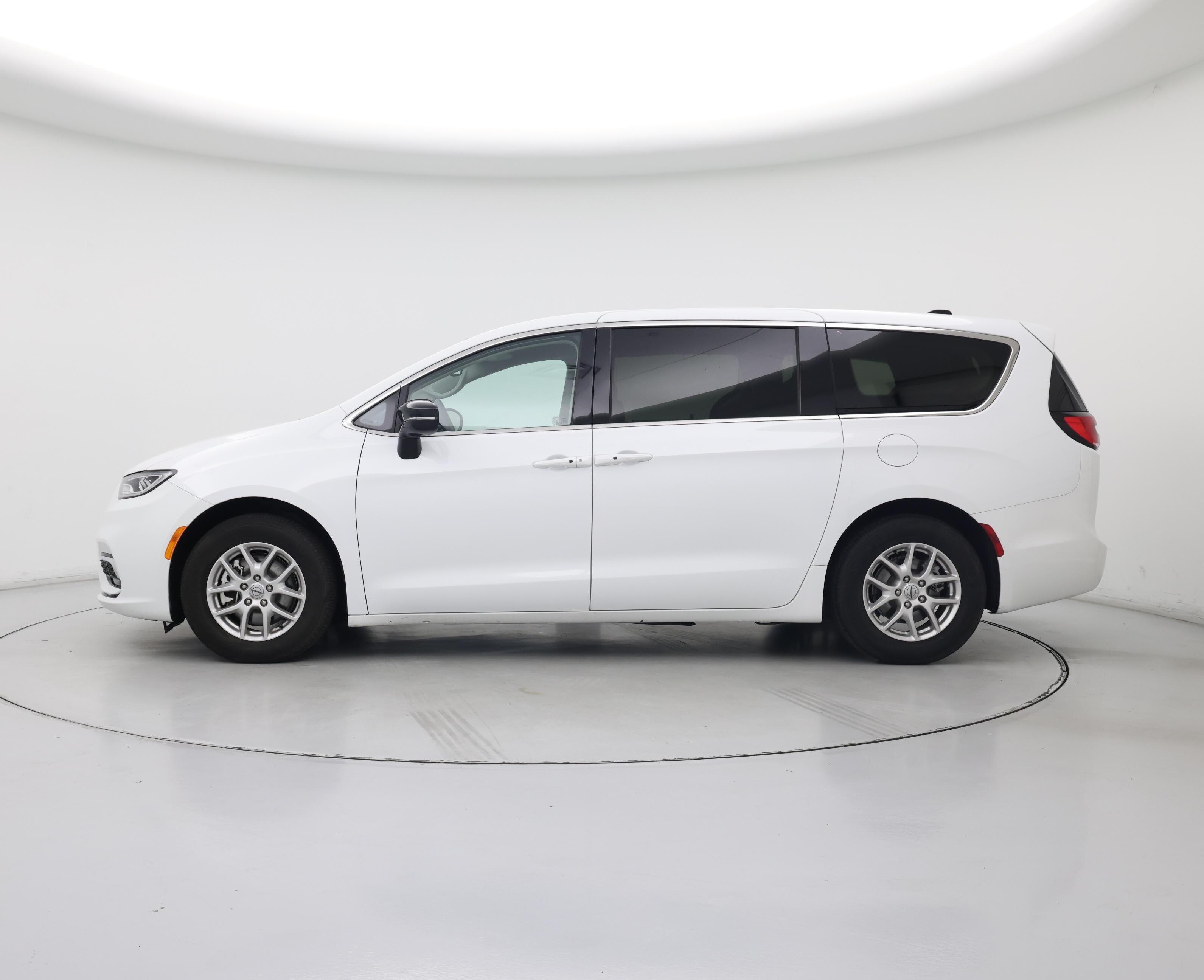 Thumbnail: 2024 Chrysler Pacifica - 3