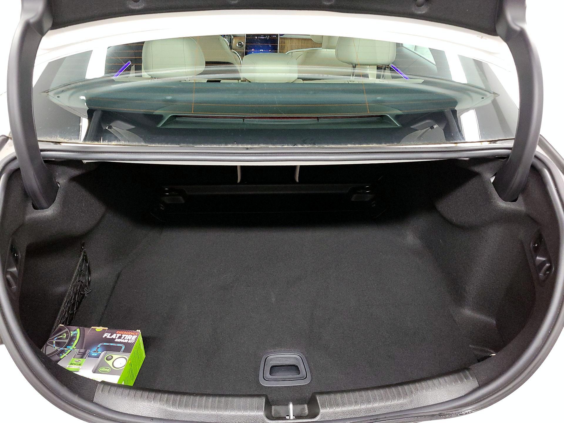 Thumbnail: 2023 Mercedes-Benz C-Class - 19