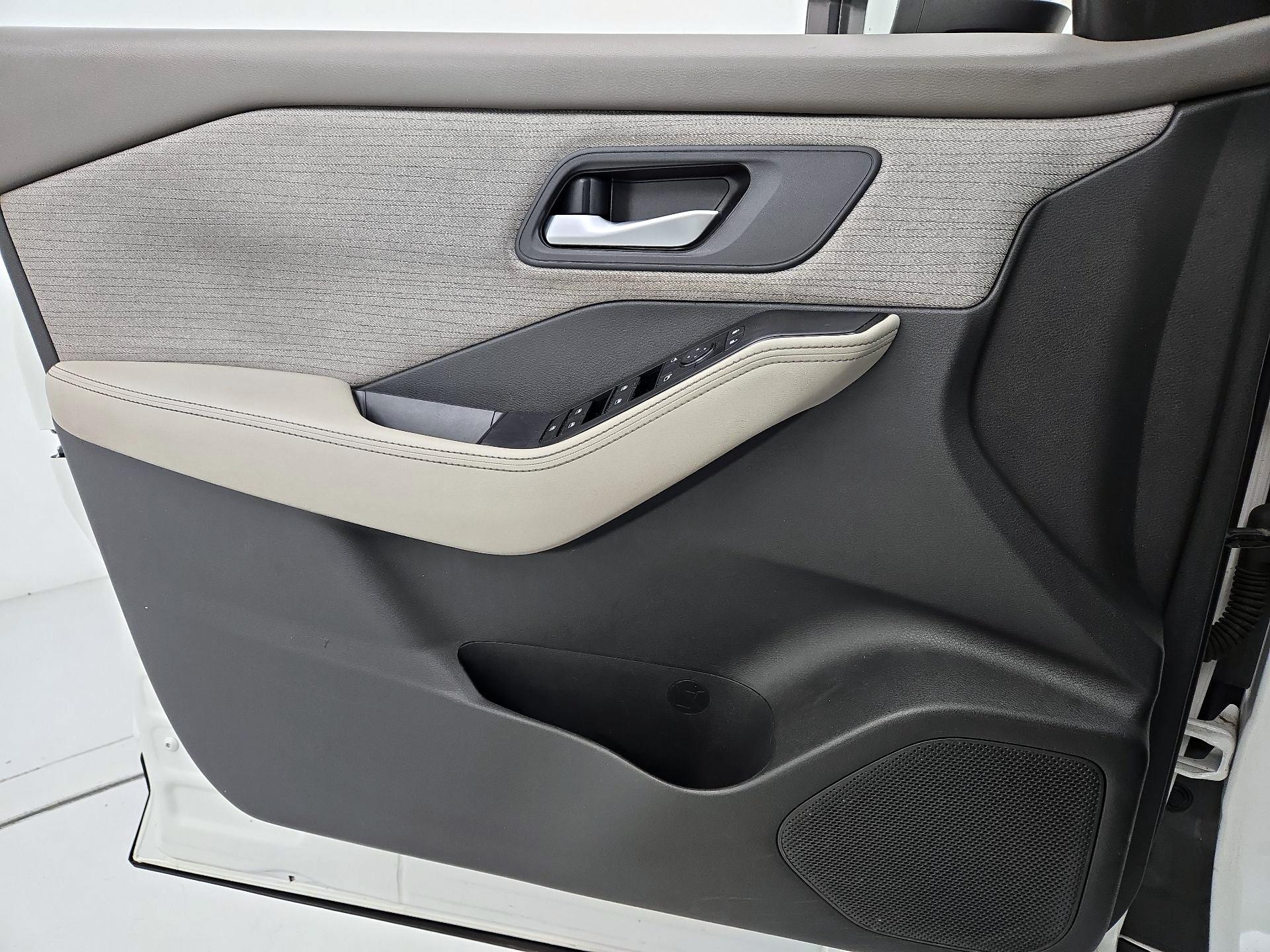 Thumbnail: 2023 Nissan Rogue - 12