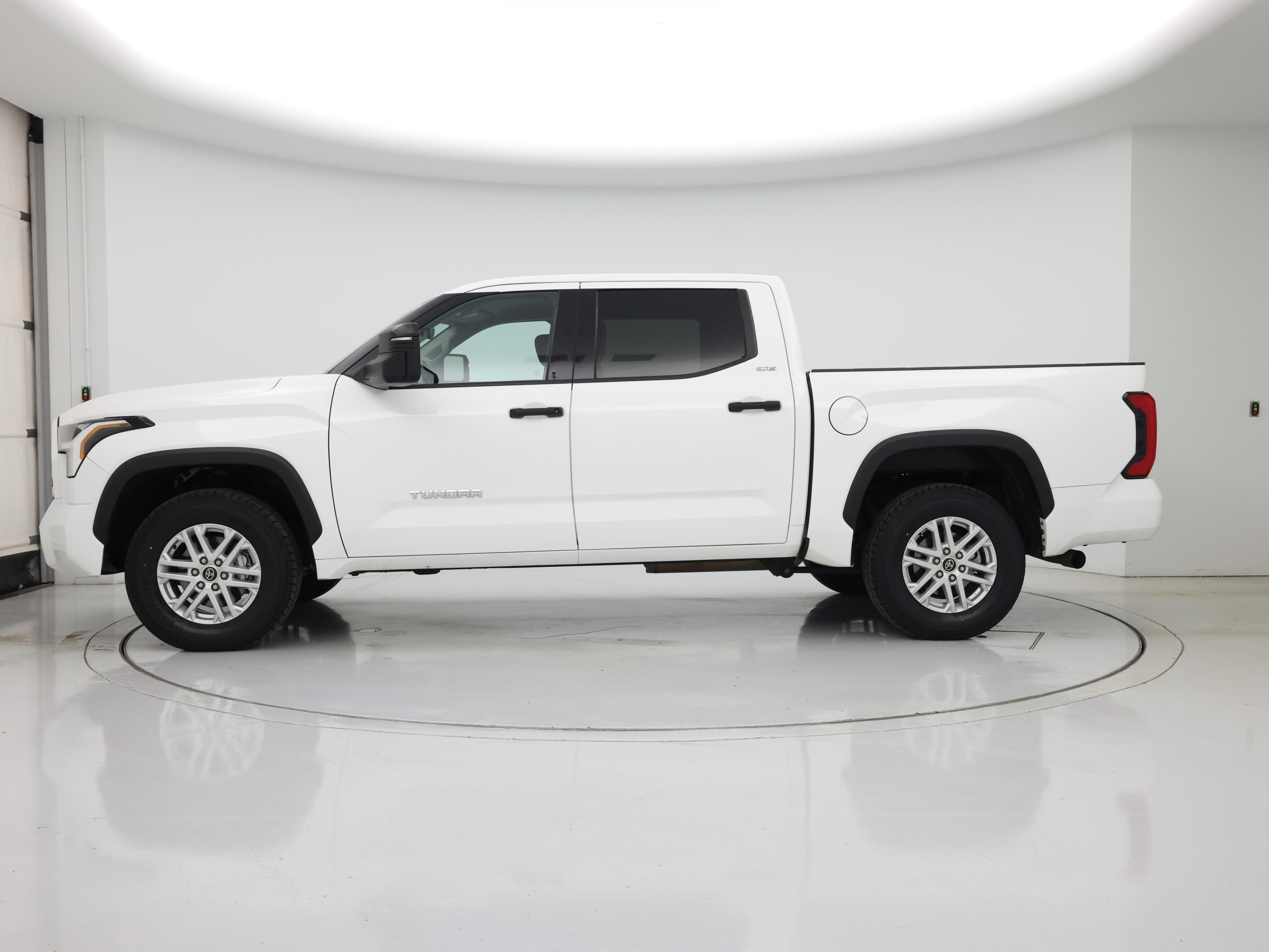 Thumbnail: 2022 Toyota Tundra - 3