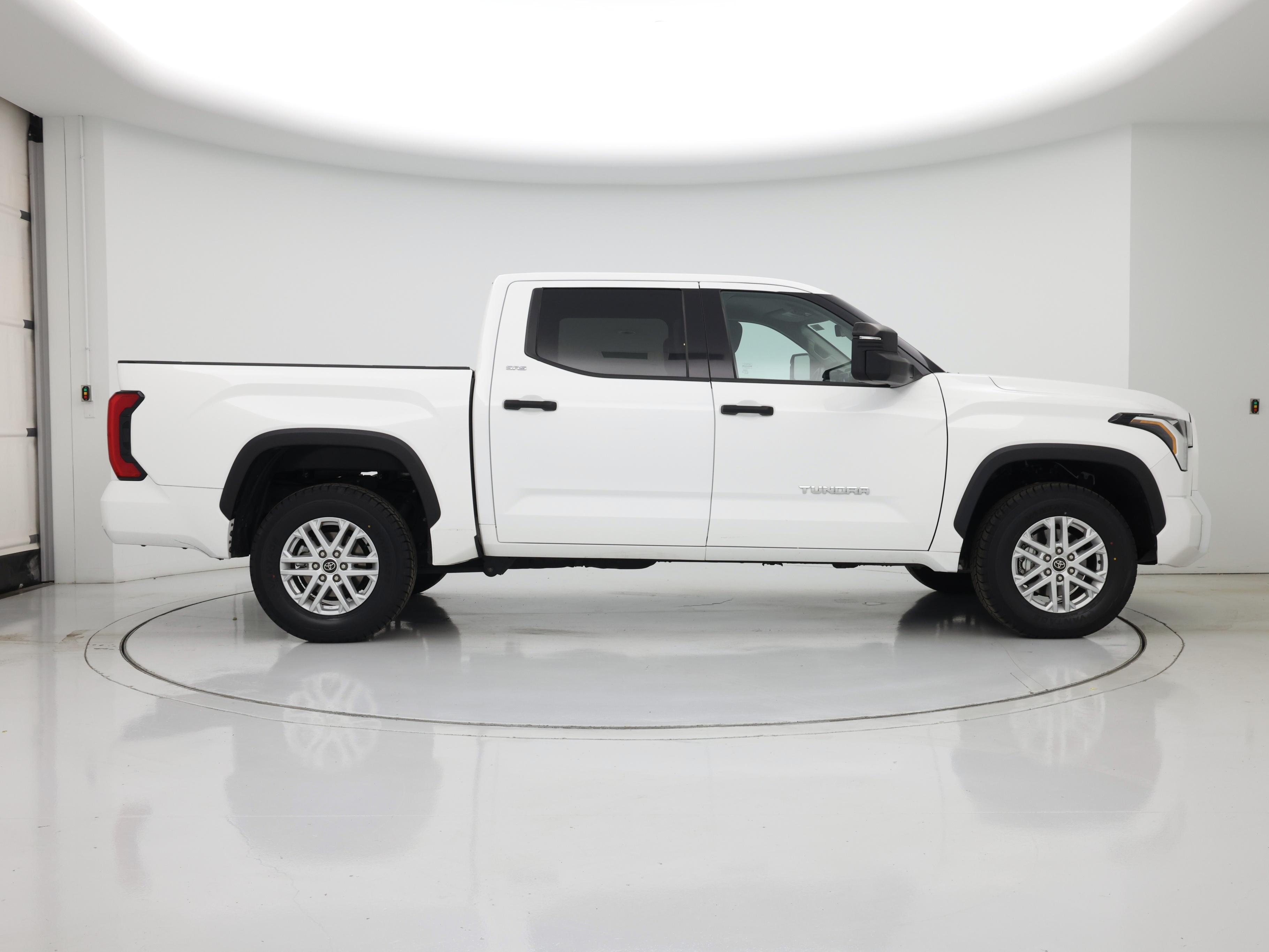 Thumbnail: 2022 Toyota Tundra - 7