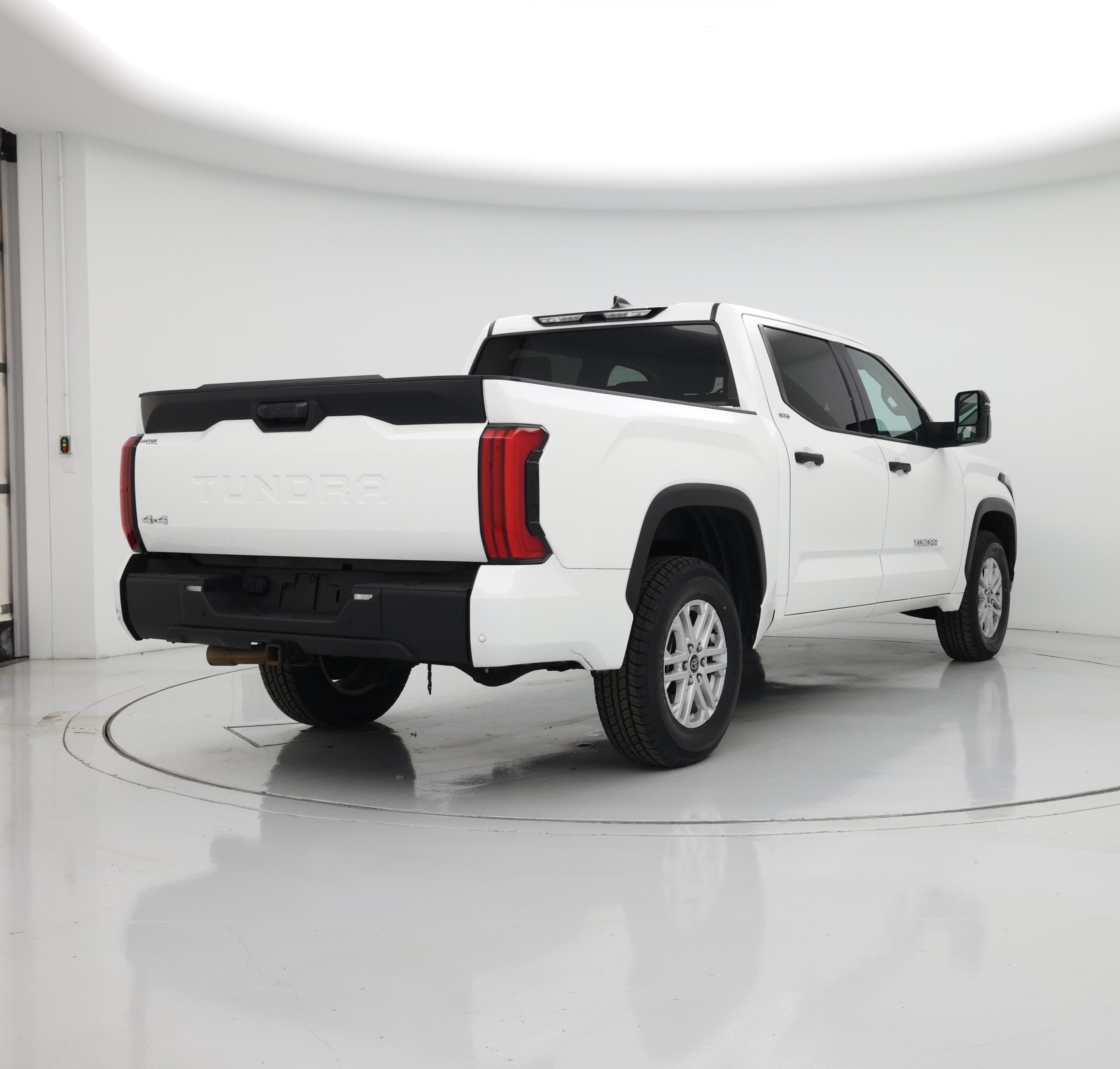 Thumbnail: 2022 Toyota Tundra - 8