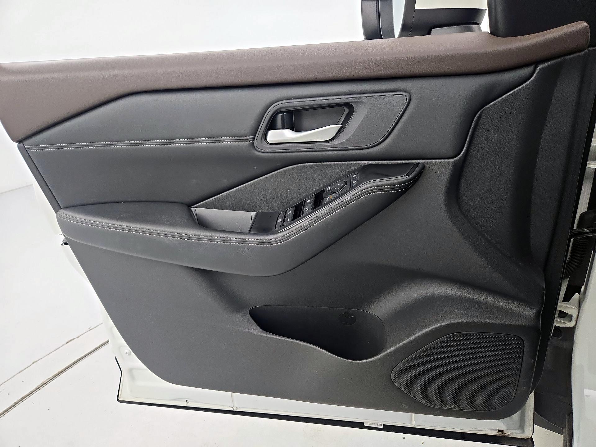 Thumbnail: 2023 Nissan Rogue - 12