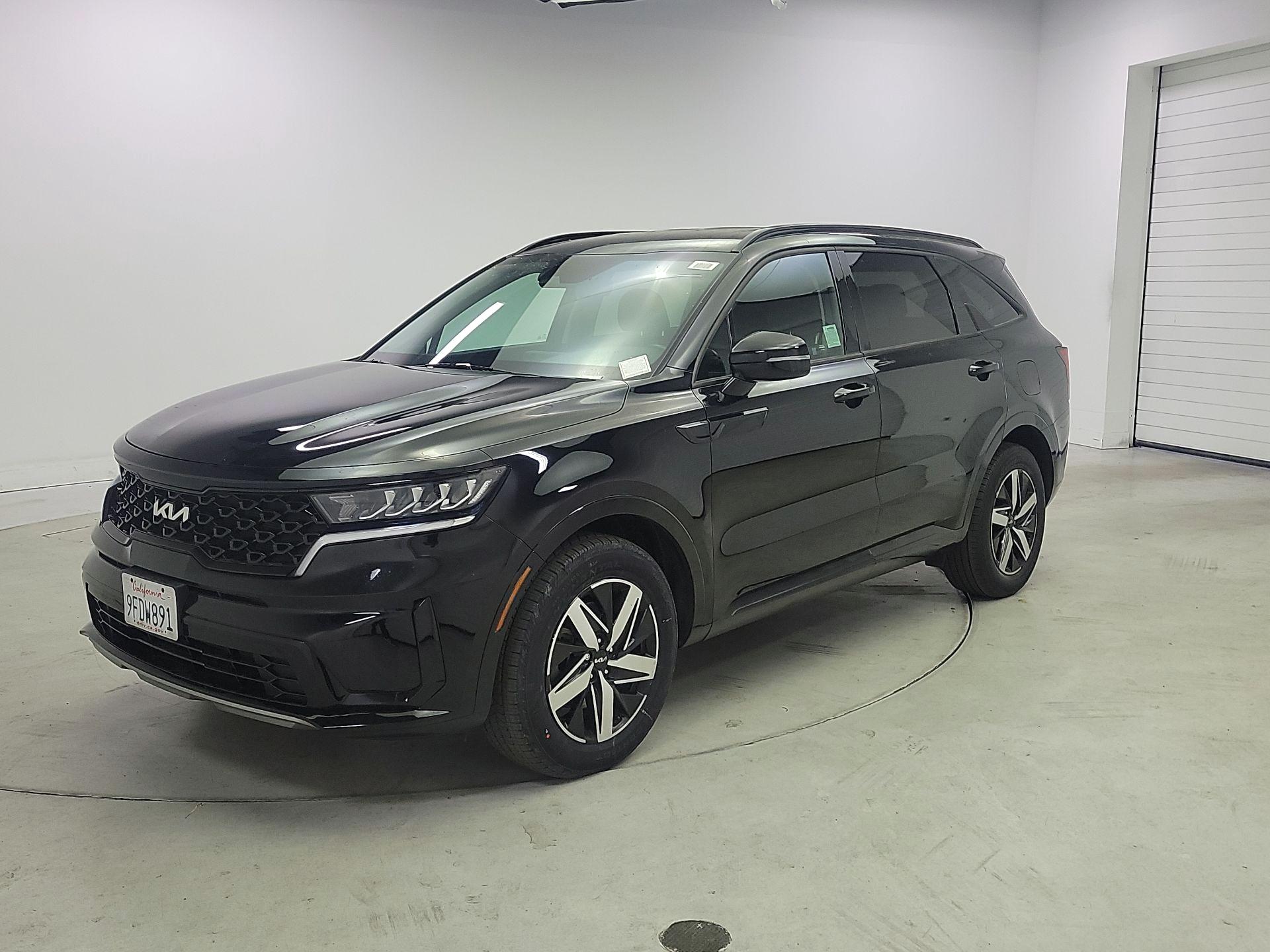 Thumbnail: 2023 Kia Sorento - 3