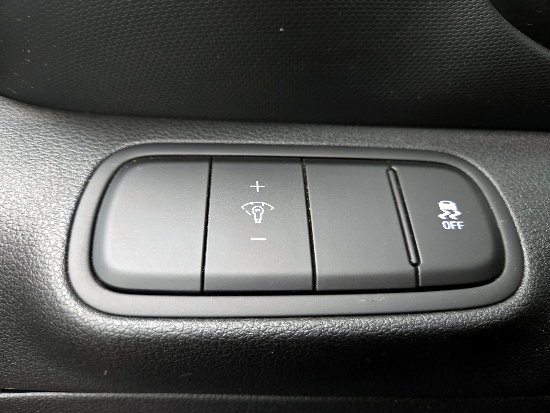 Thumbnail: 2023 Hyundai Venue - 13