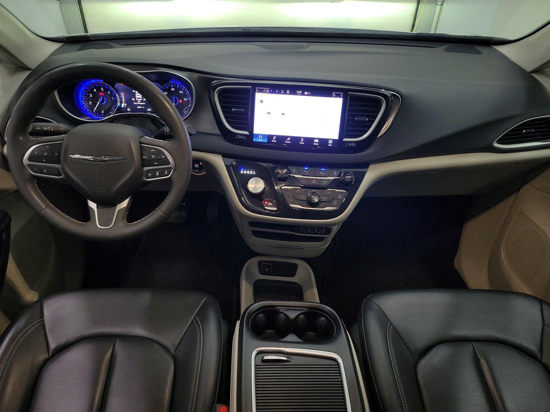 Thumbnail: 2023 Chrysler Pacifica - 9