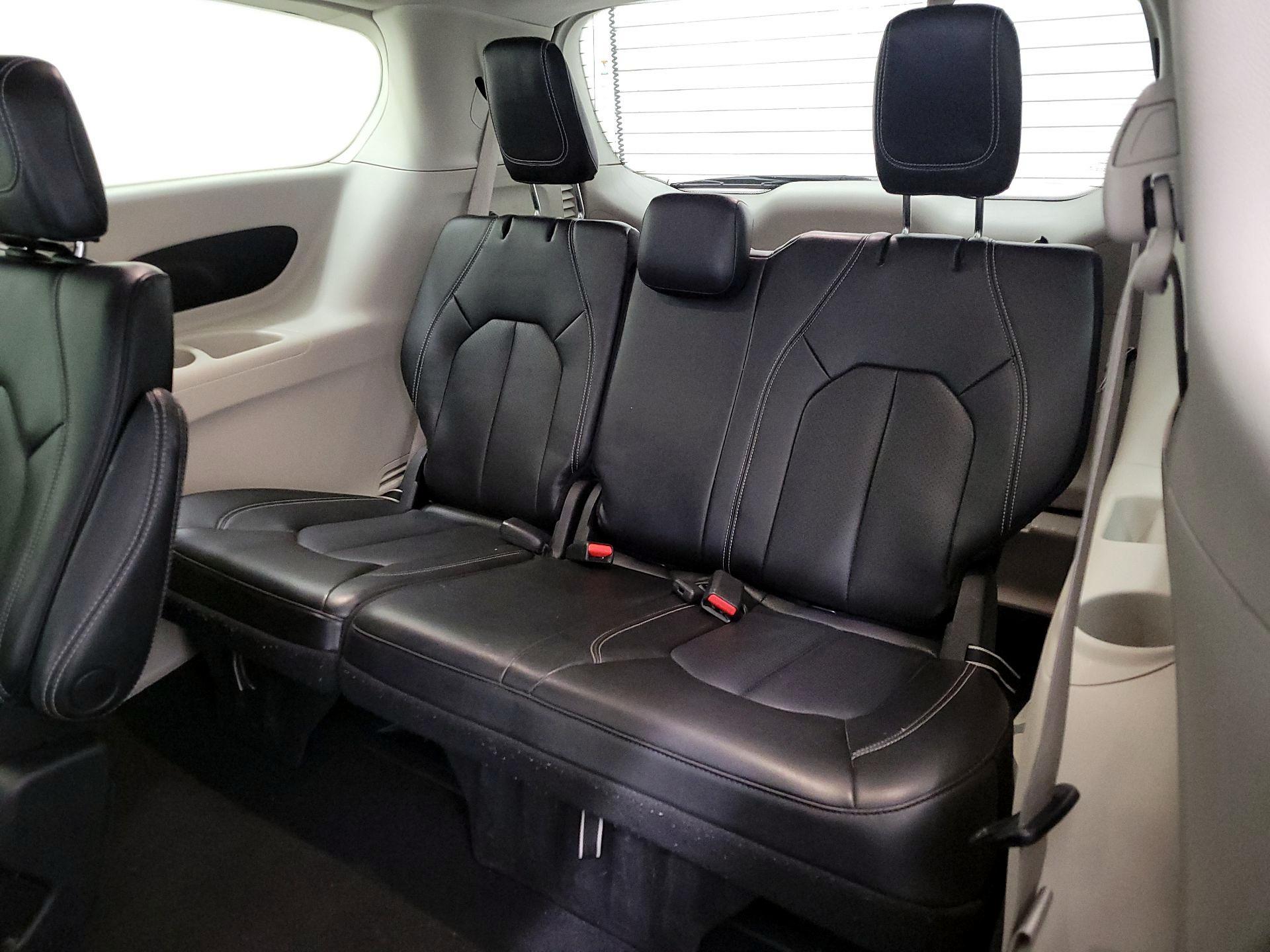 Thumbnail: 2023 Chrysler Pacifica - 20