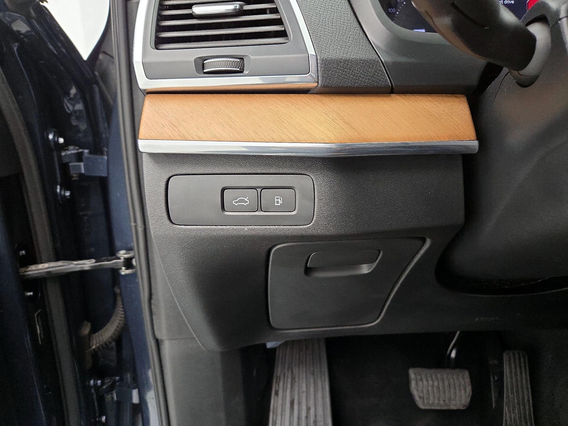 Thumbnail: 2023 Volvo XC90 - 13