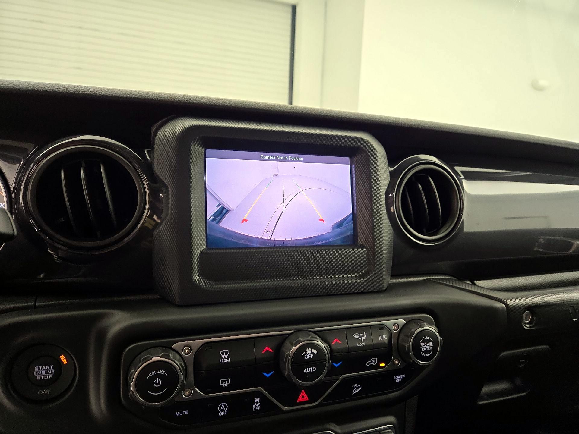 Thumbnail: 2021 Jeep Wrangler - 14