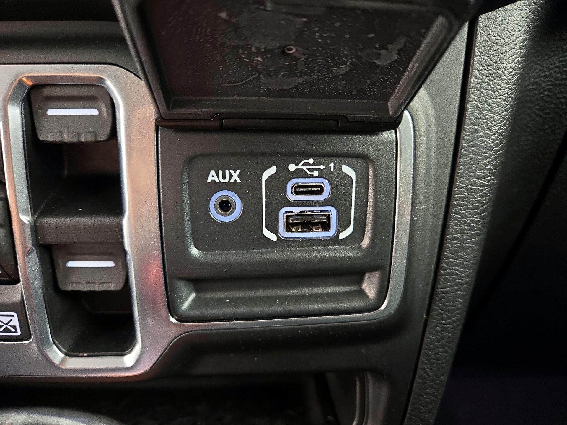 Thumbnail: 2021 Jeep Wrangler - 18