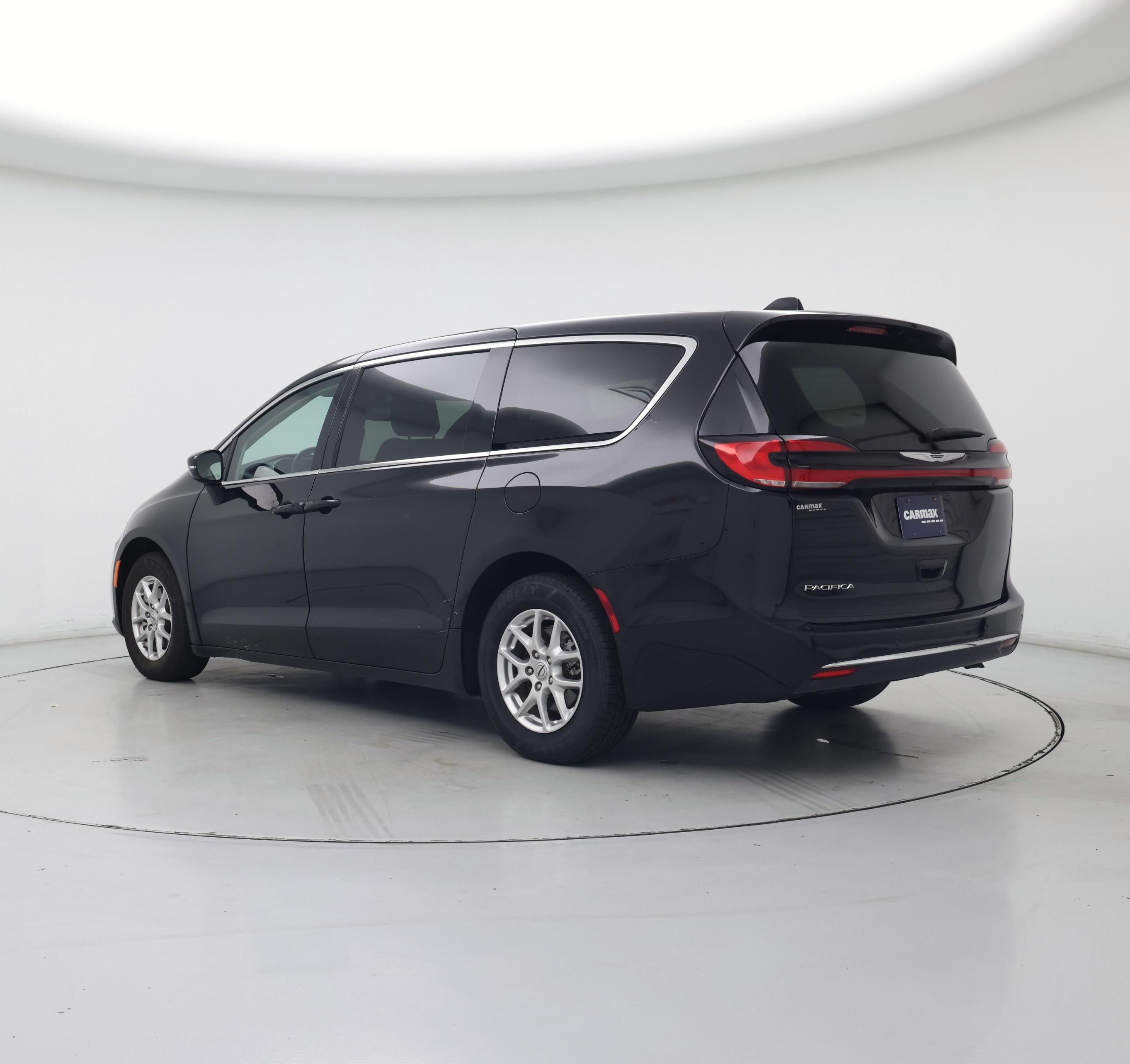 Thumbnail: 2024 Chrysler Pacifica - 2