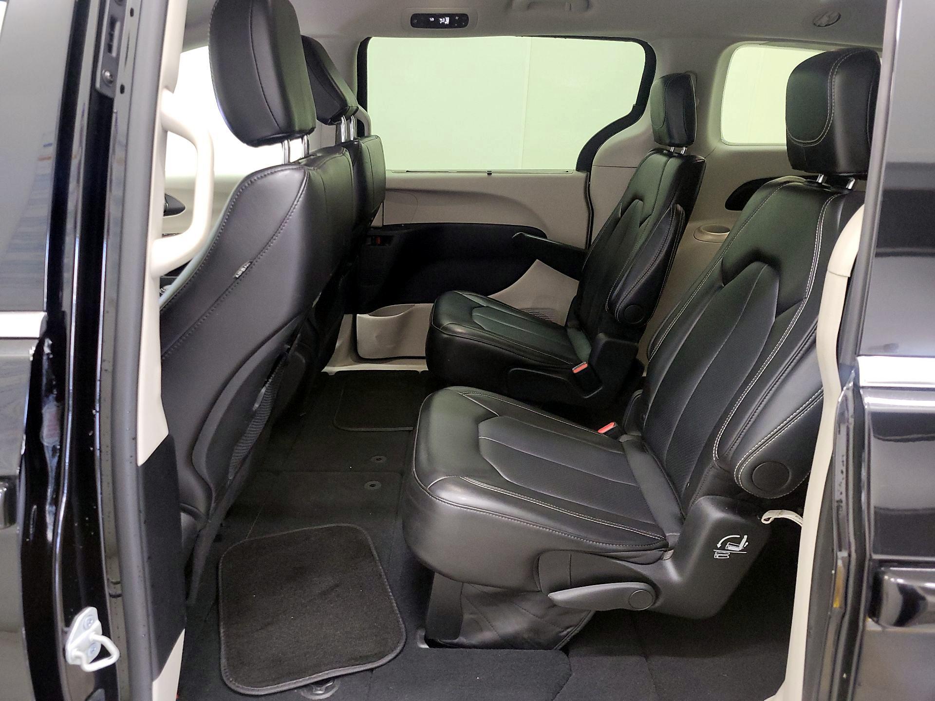 Thumbnail: 2024 Chrysler Pacifica - 19