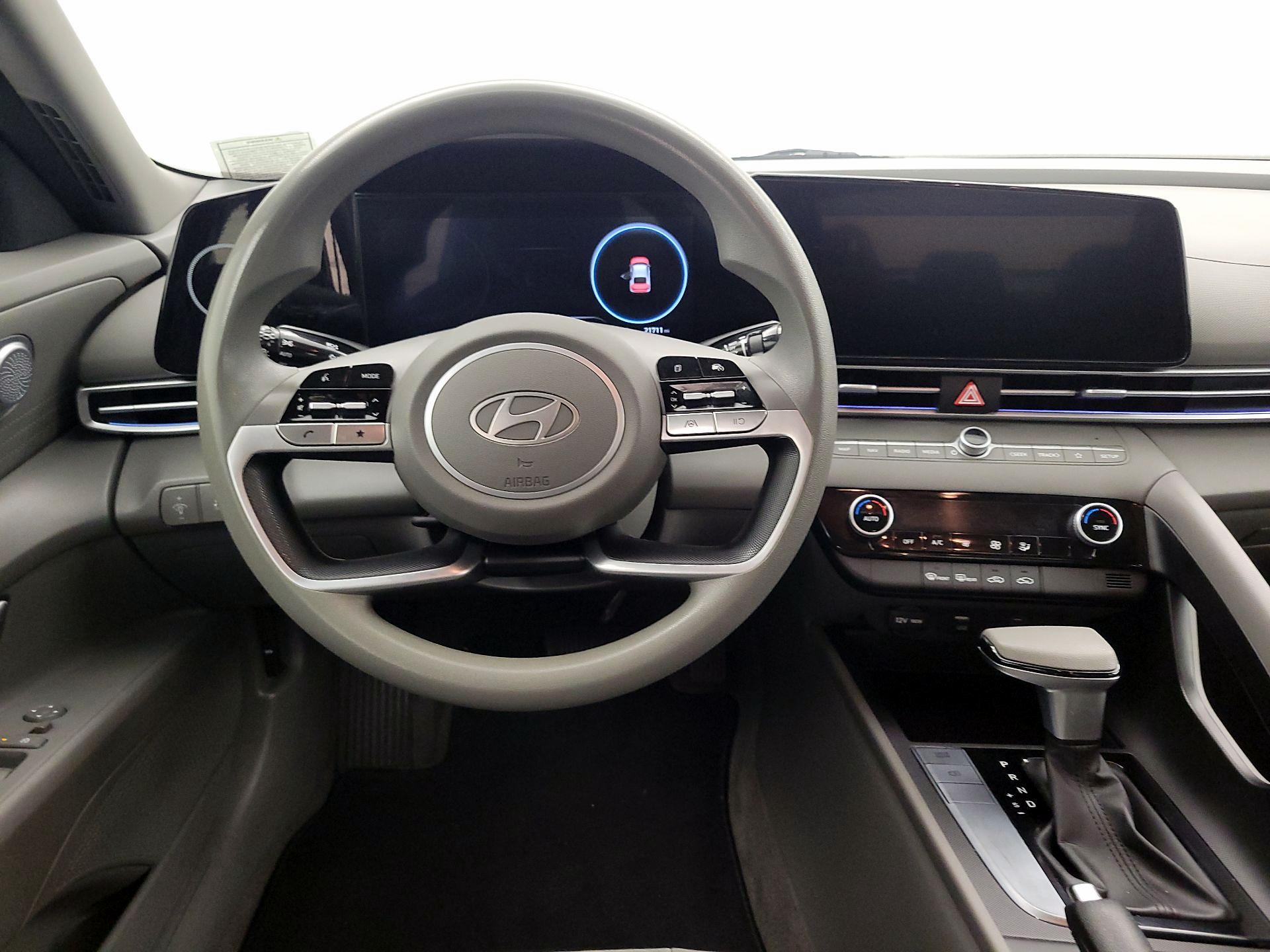 Thumbnail: 2024 Hyundai Elantra - 10