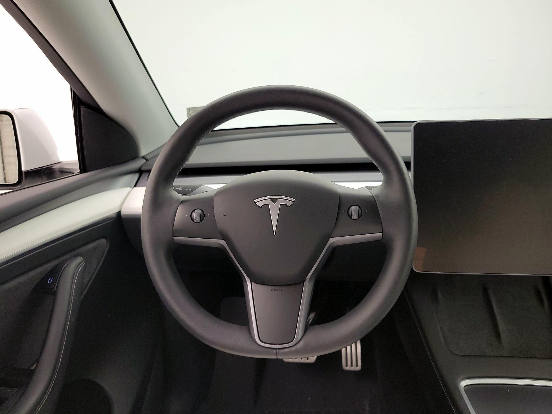 Thumbnail: 2023 Tesla Model Y - 10
