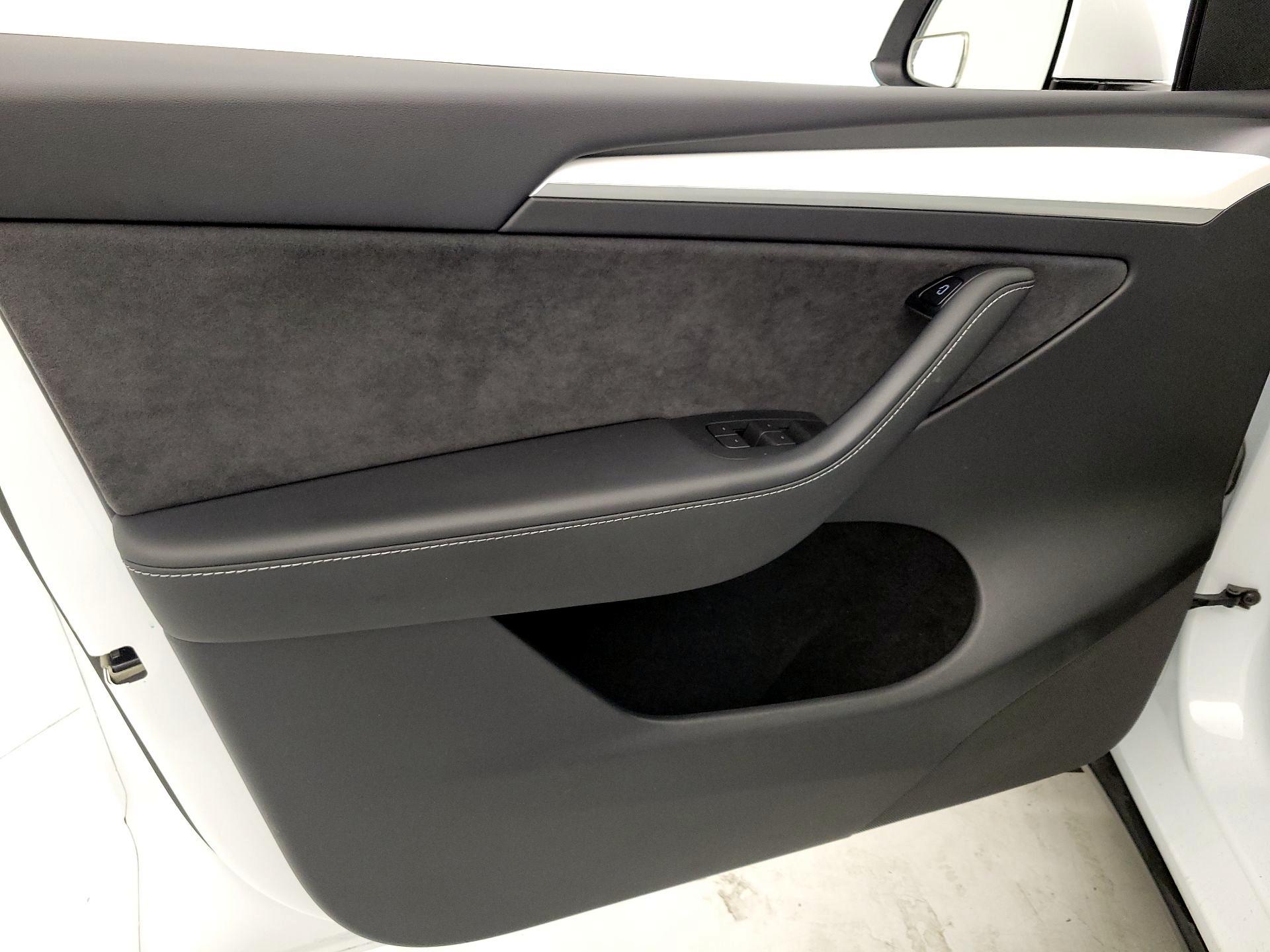 Thumbnail: 2023 Tesla Model Y - 12