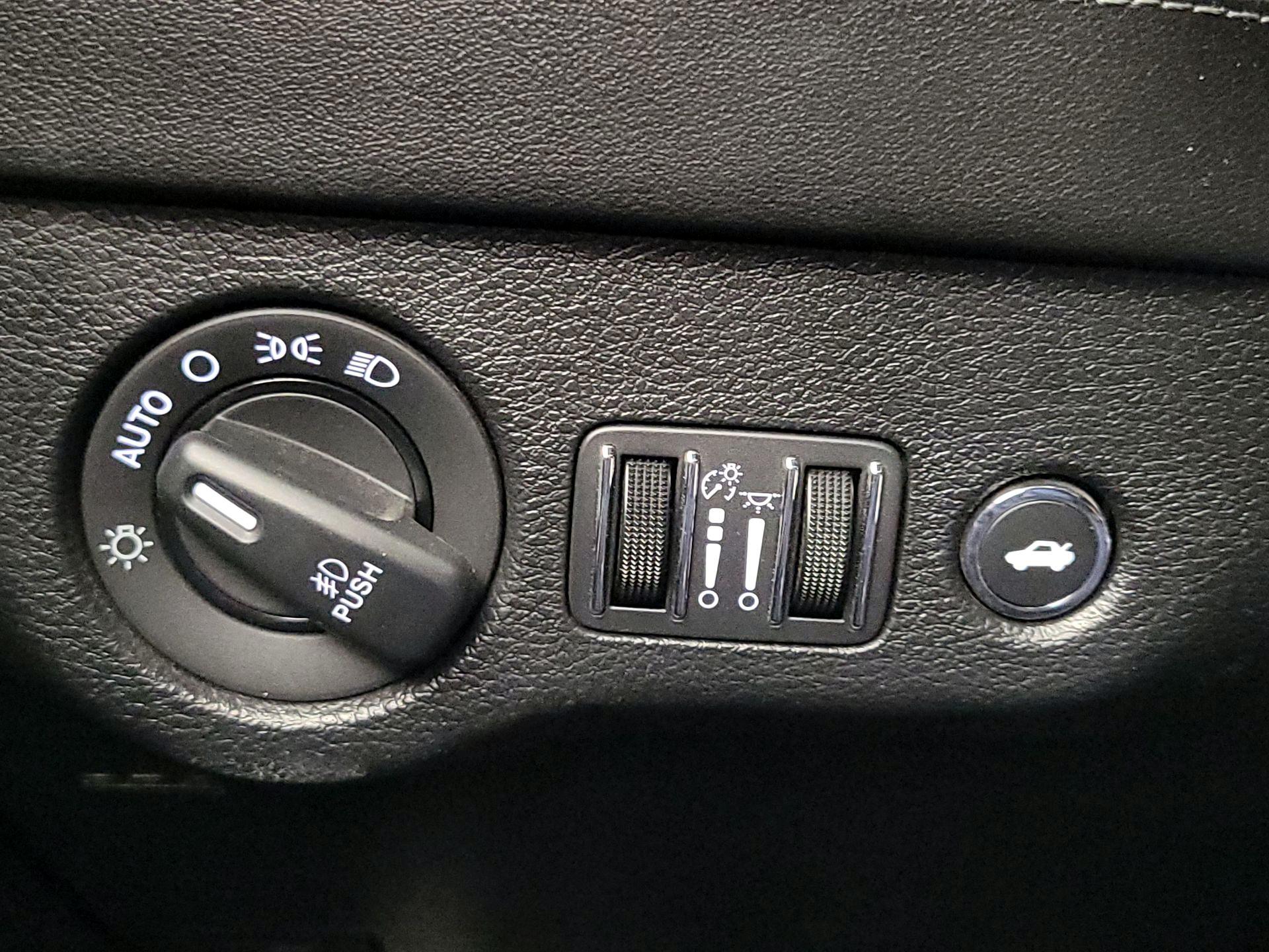 Thumbnail: 2021 Dodge Charger - 13