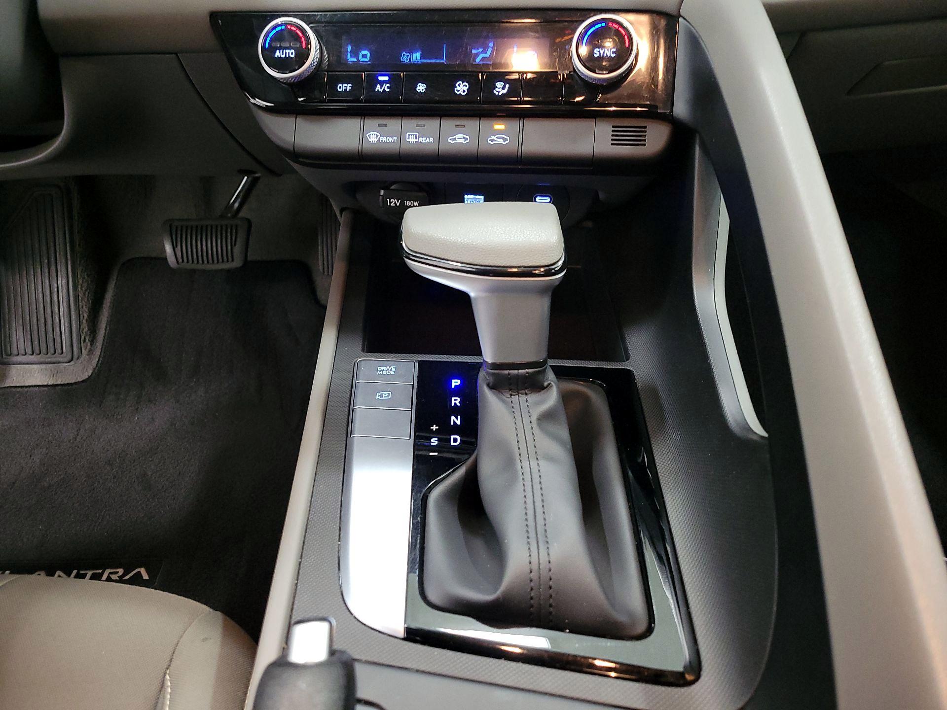 Thumbnail: 2024 Hyundai Elantra - 18