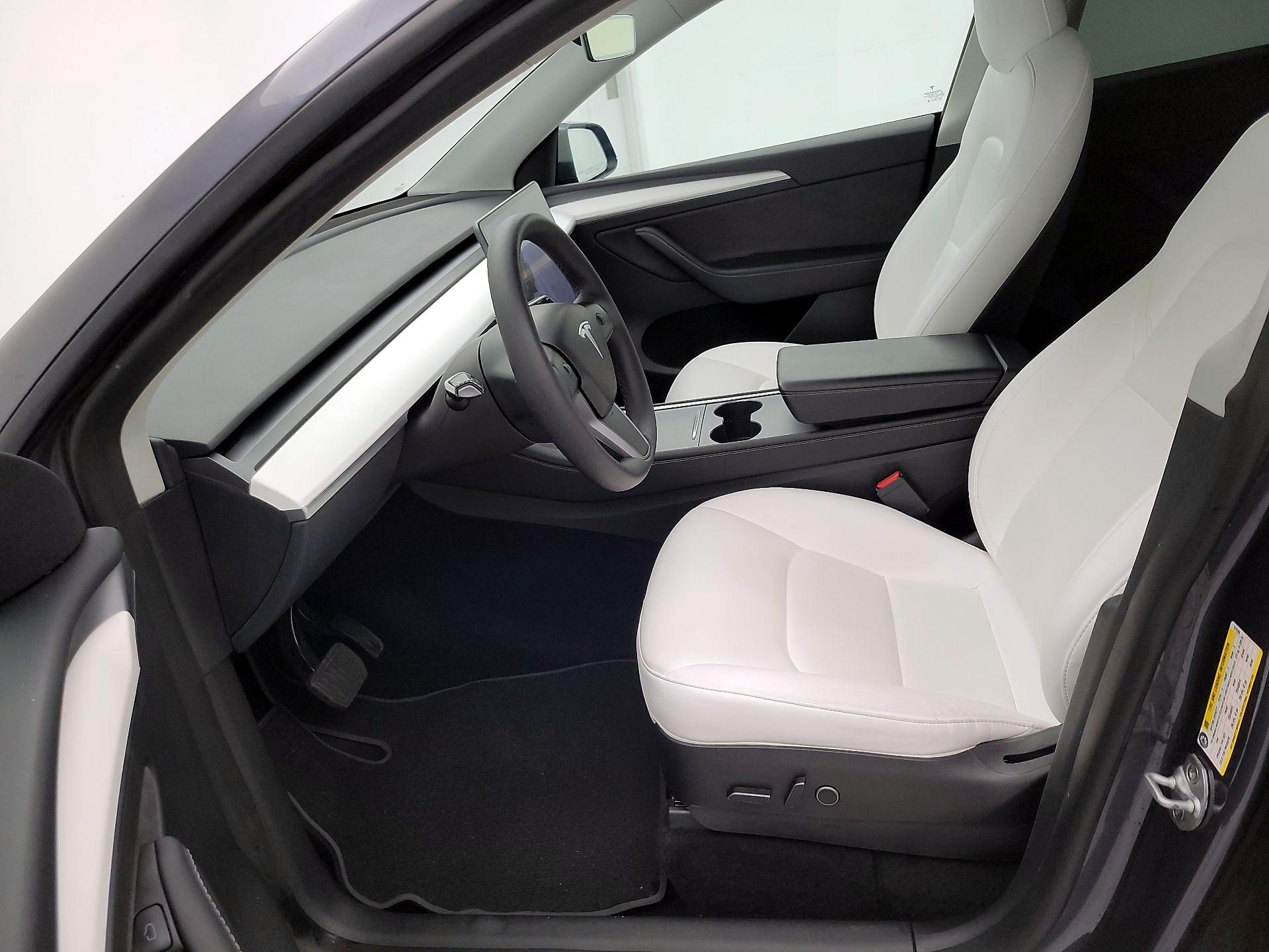 Thumbnail: 2023 Tesla Model Y - 11