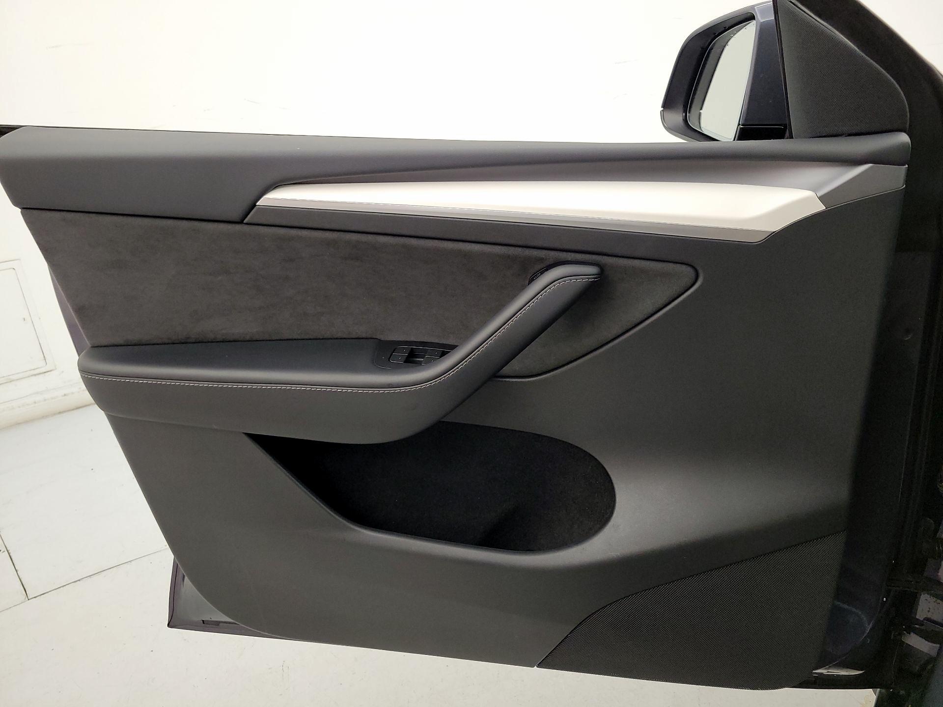 Thumbnail: 2023 Tesla Model Y - 12