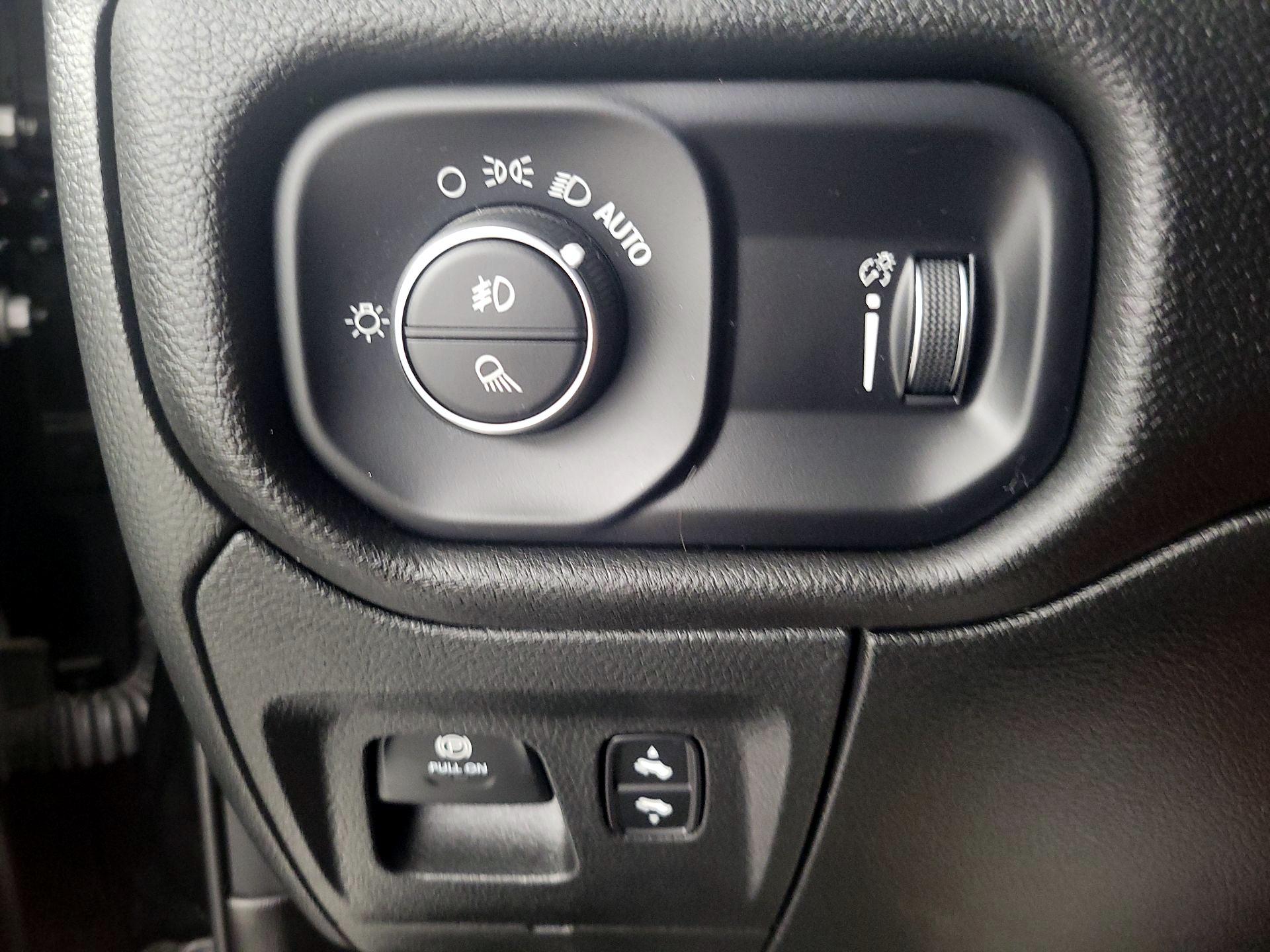 Thumbnail: 2024 RAM 1500 - 13