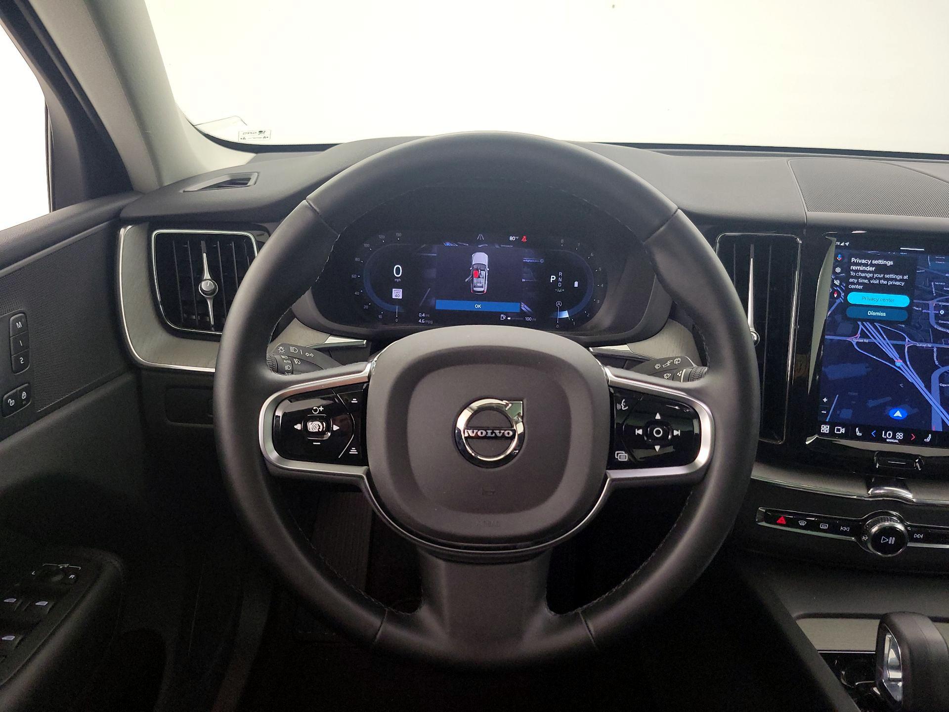 Thumbnail: 2025 Volvo XC60 - 10