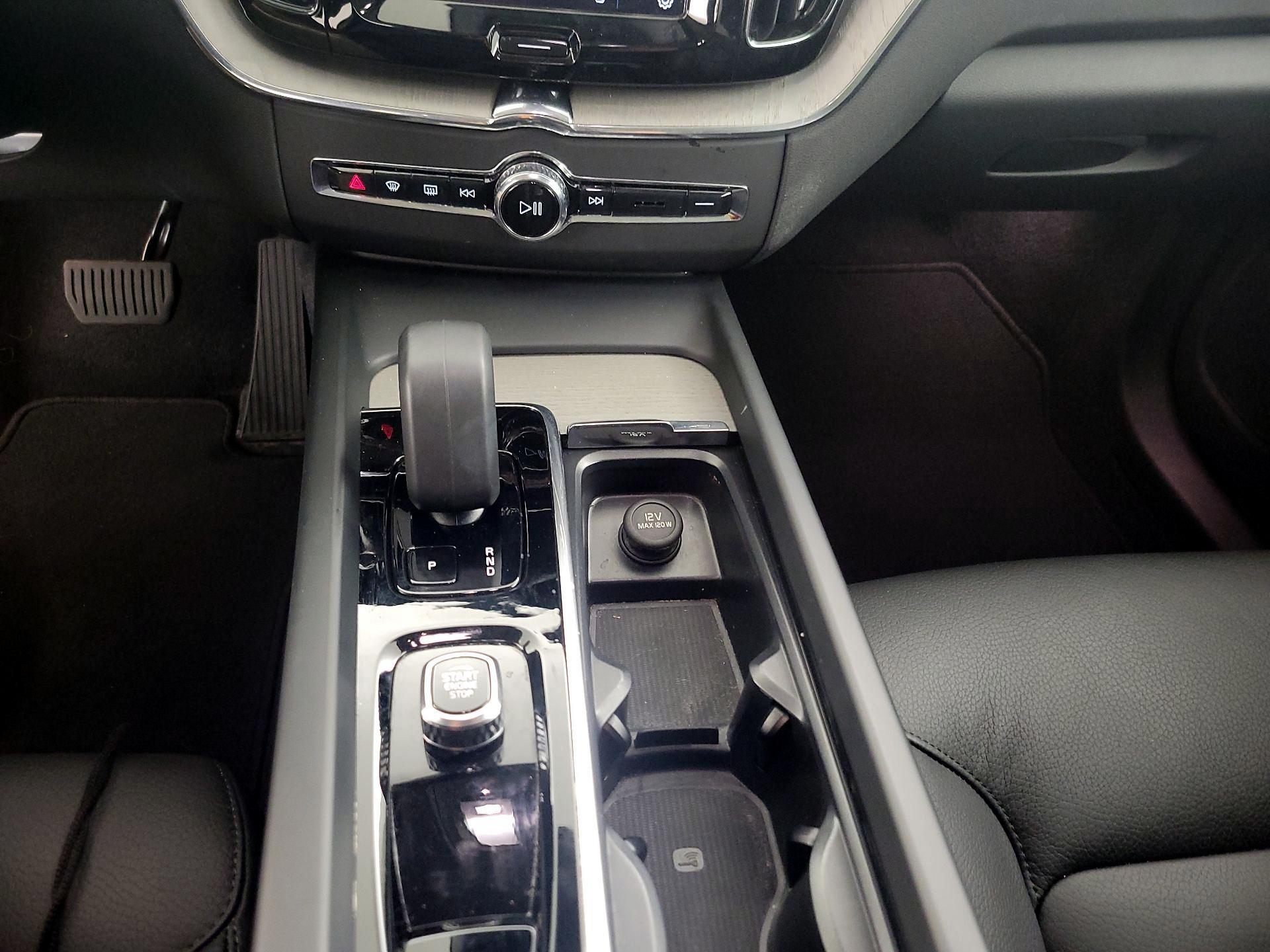 Thumbnail: 2025 Volvo XC60 - 18