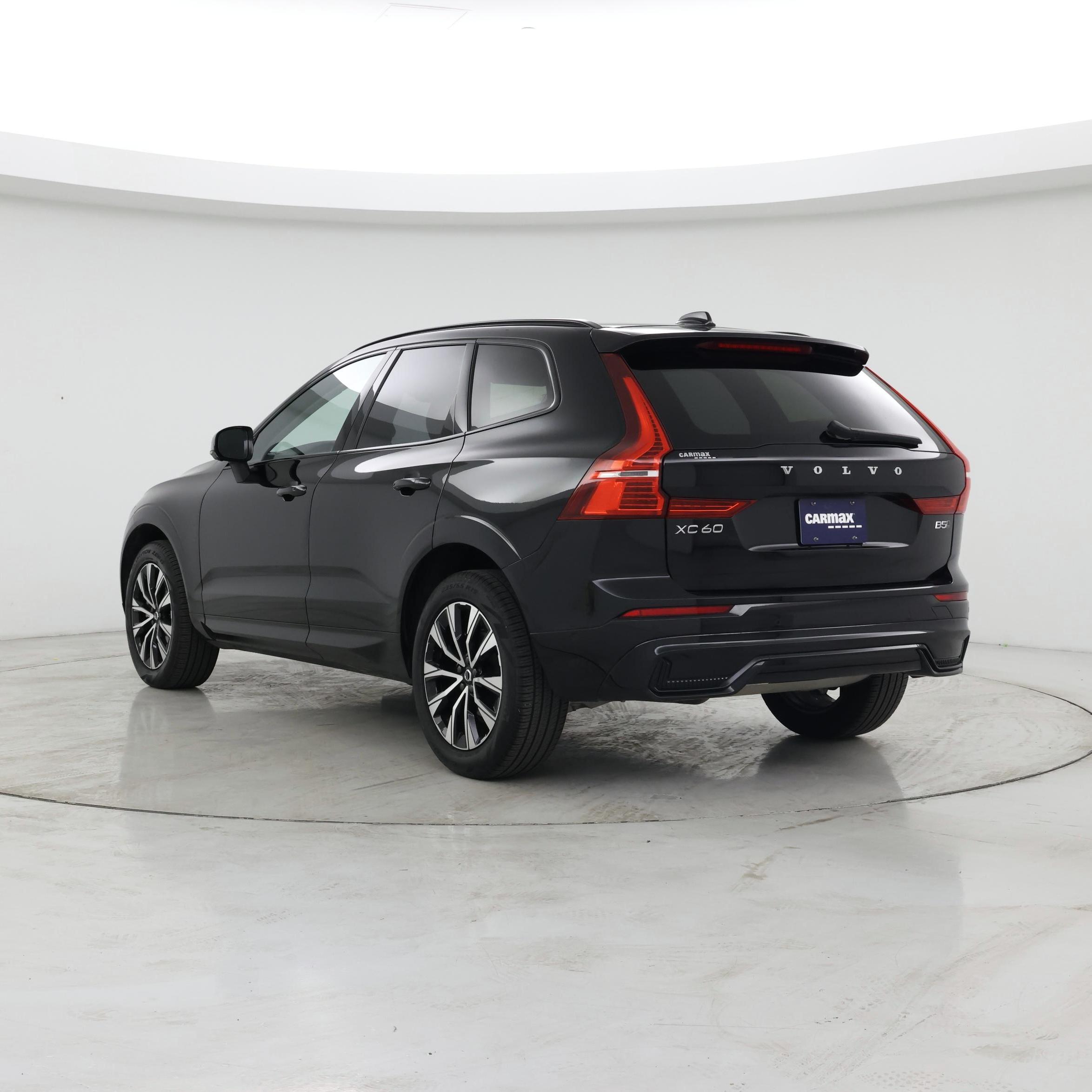 Thumbnail: 2025 Volvo XC60 - 2