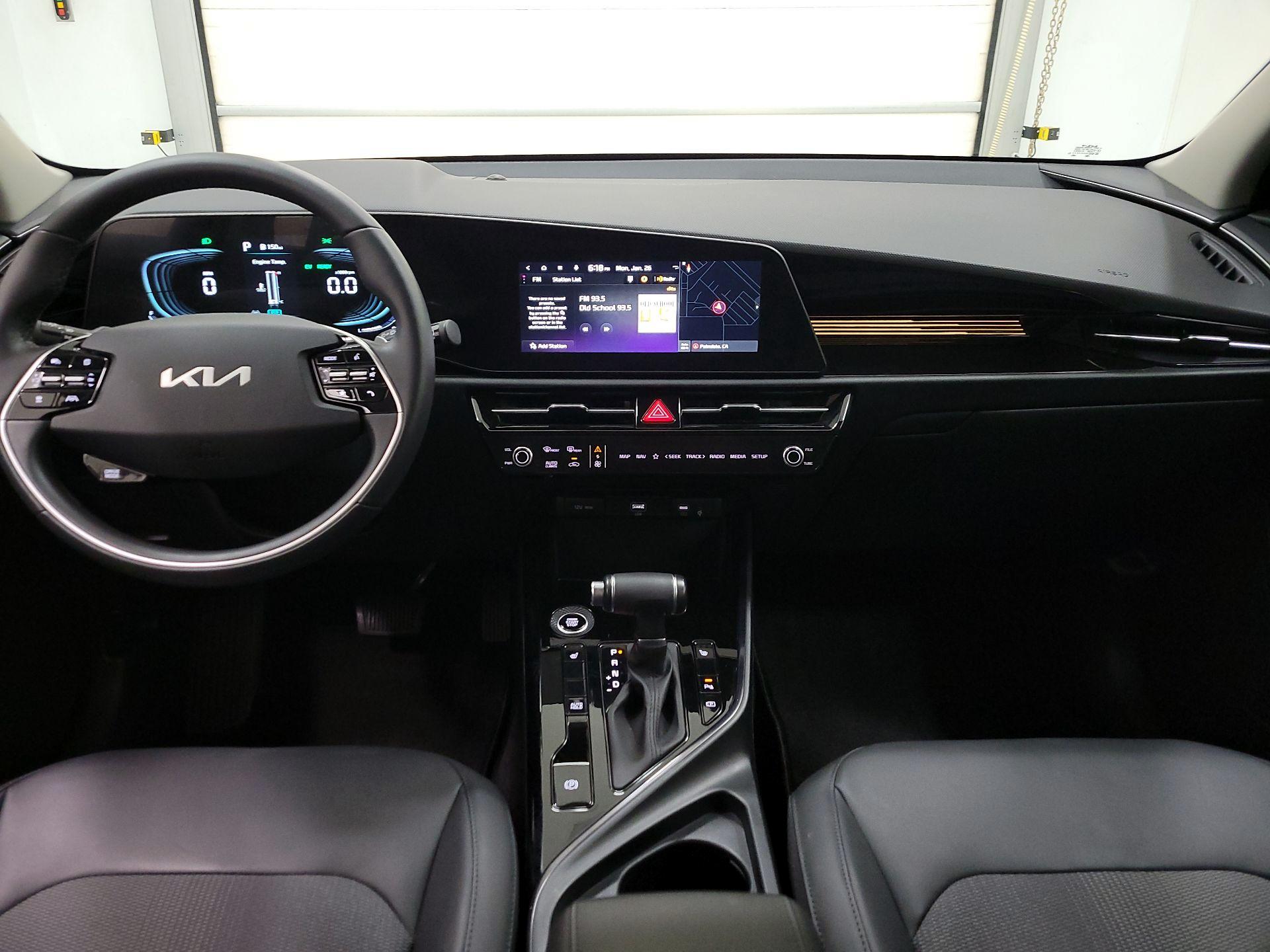 Thumbnail: 2023 Kia Niro - 9