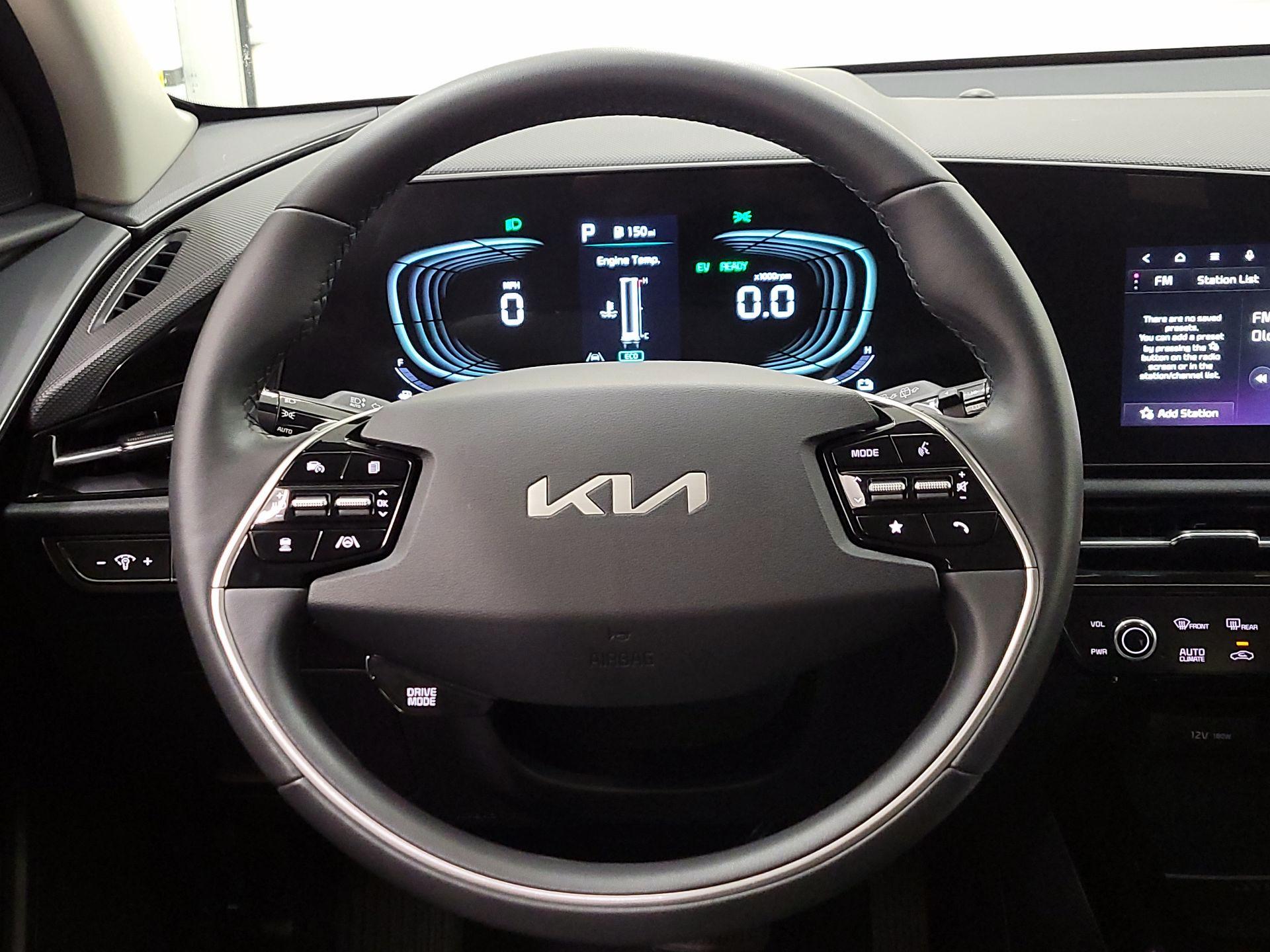 Thumbnail: 2023 Kia Niro - 10