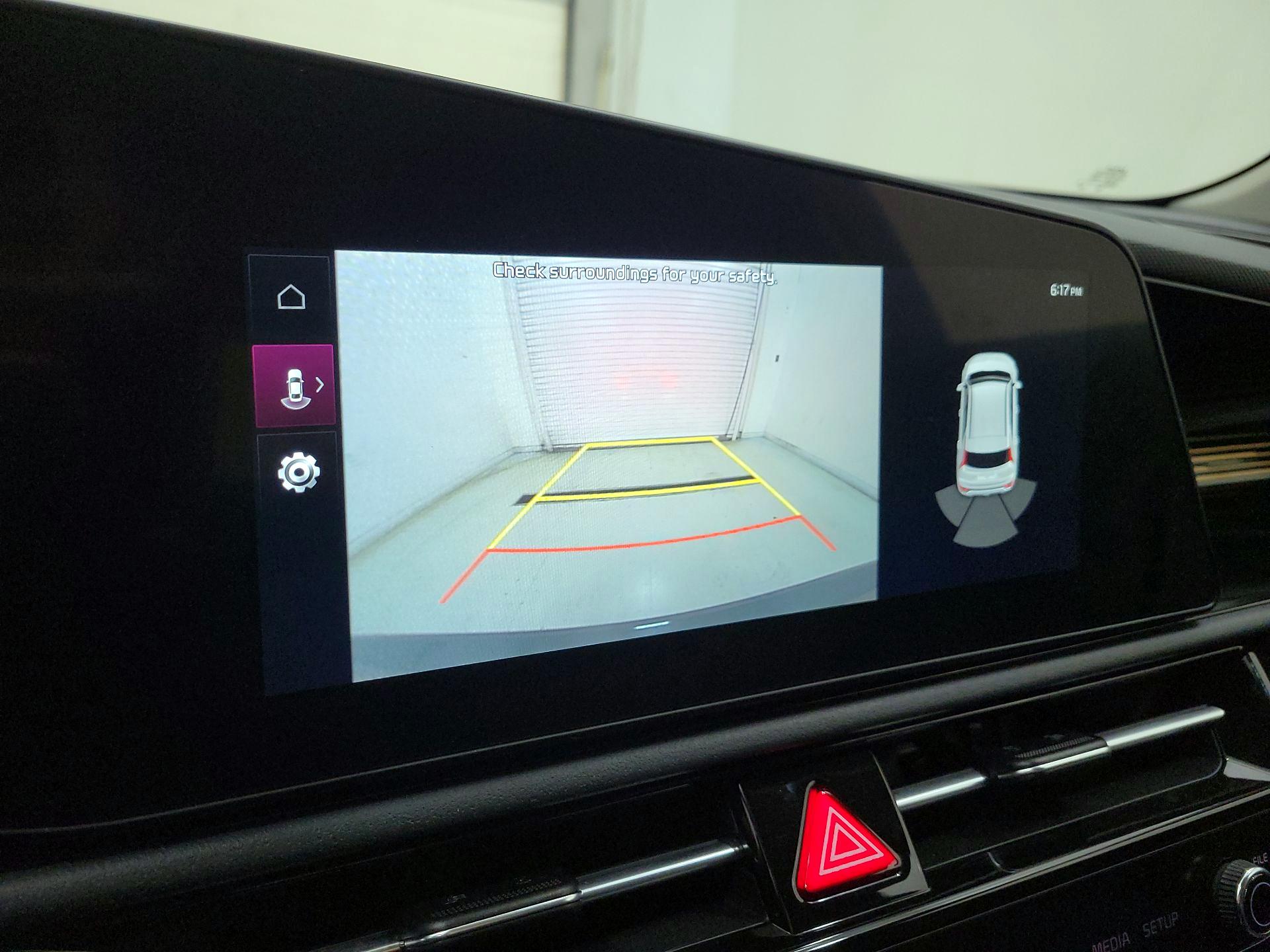 Thumbnail: 2023 Kia Niro - 15