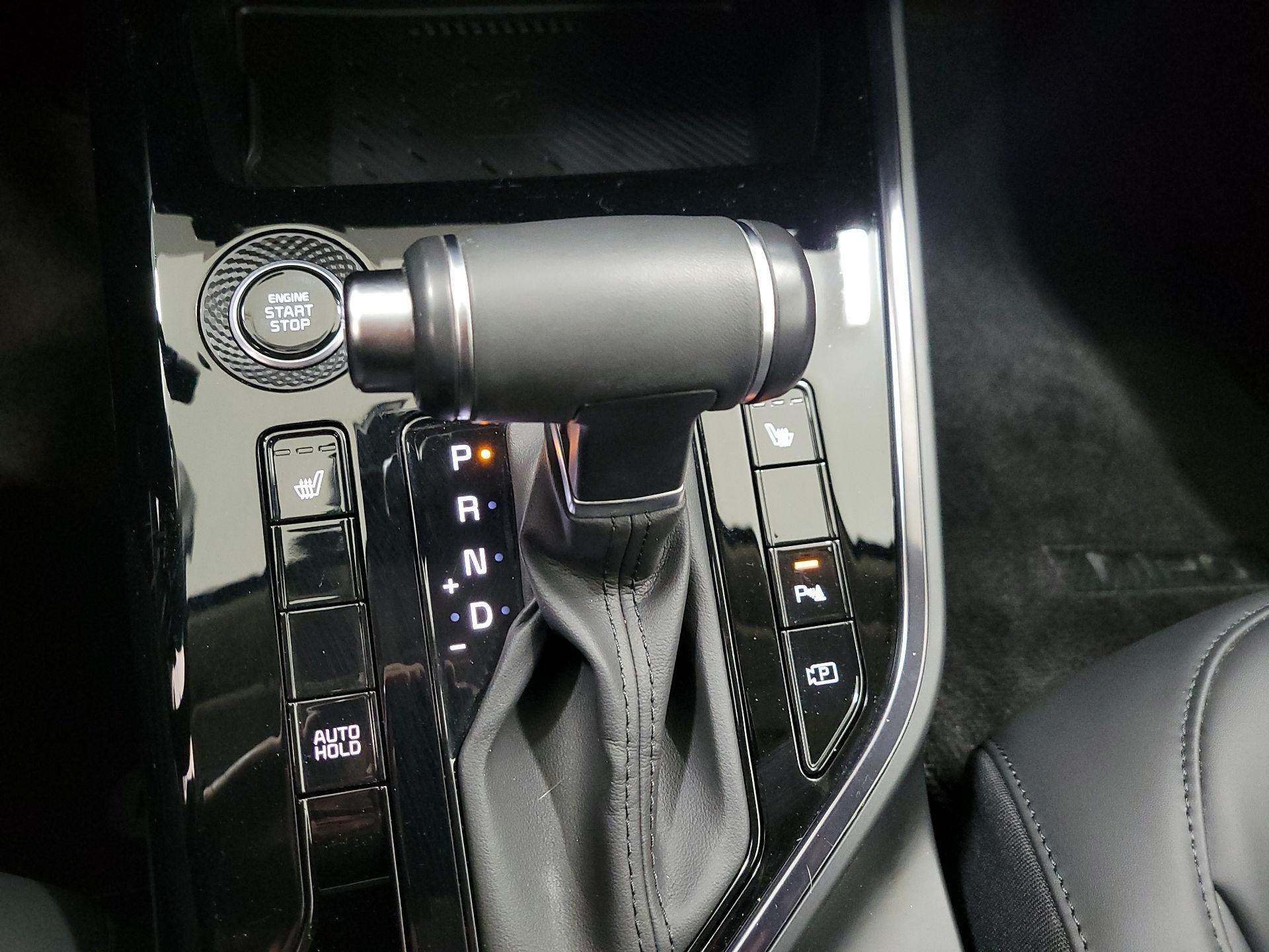 Thumbnail: 2023 Kia Niro - 18