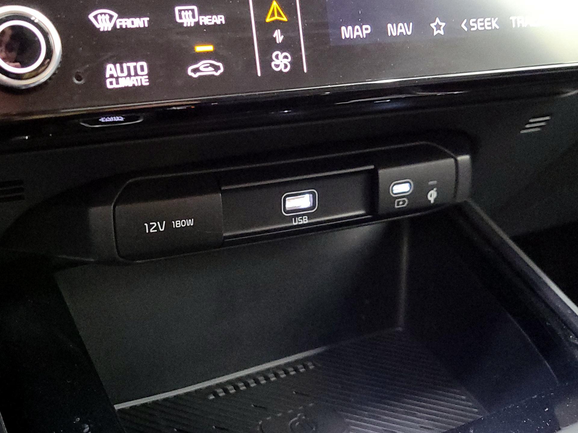 Thumbnail: 2023 Kia Niro - 19