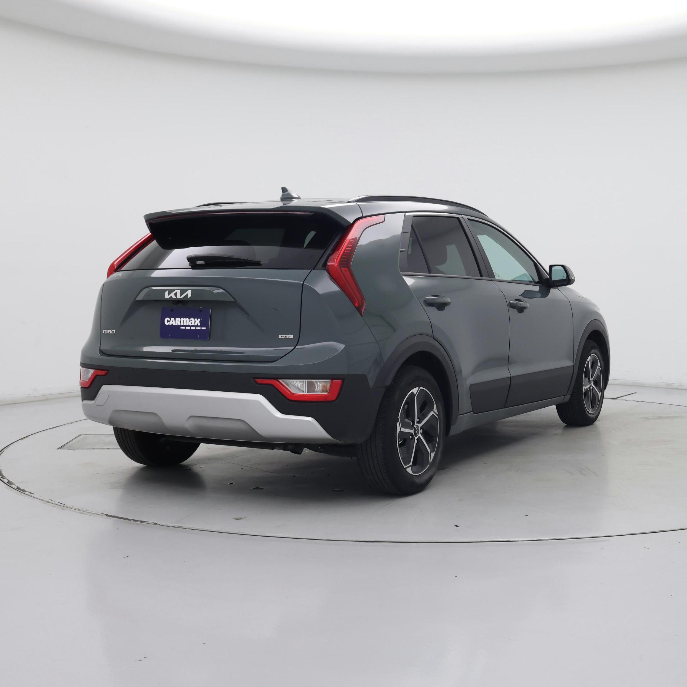 Thumbnail: 2023 Kia Niro - 8