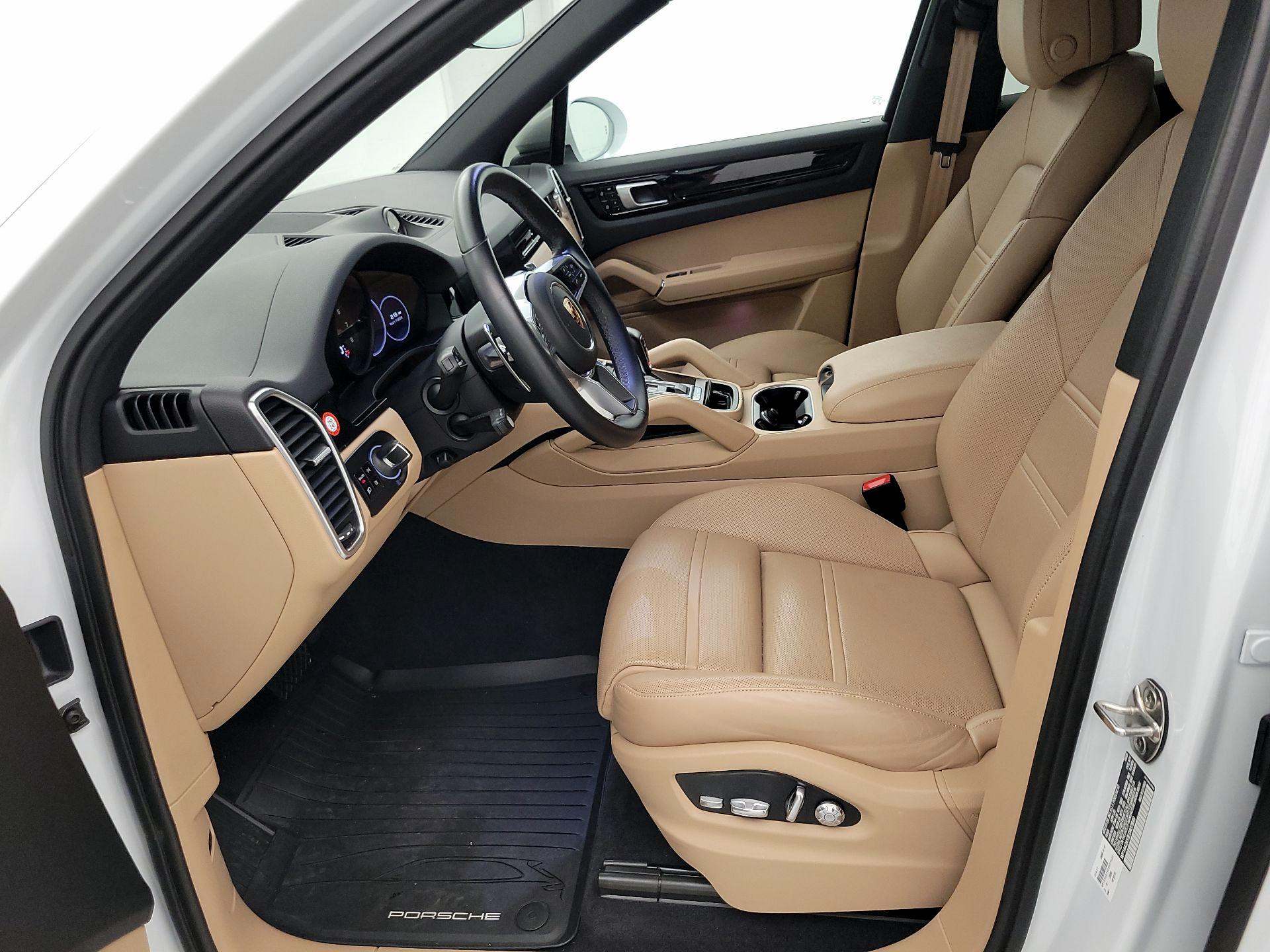 Thumbnail: 2020 Porsche Cayenne - 11