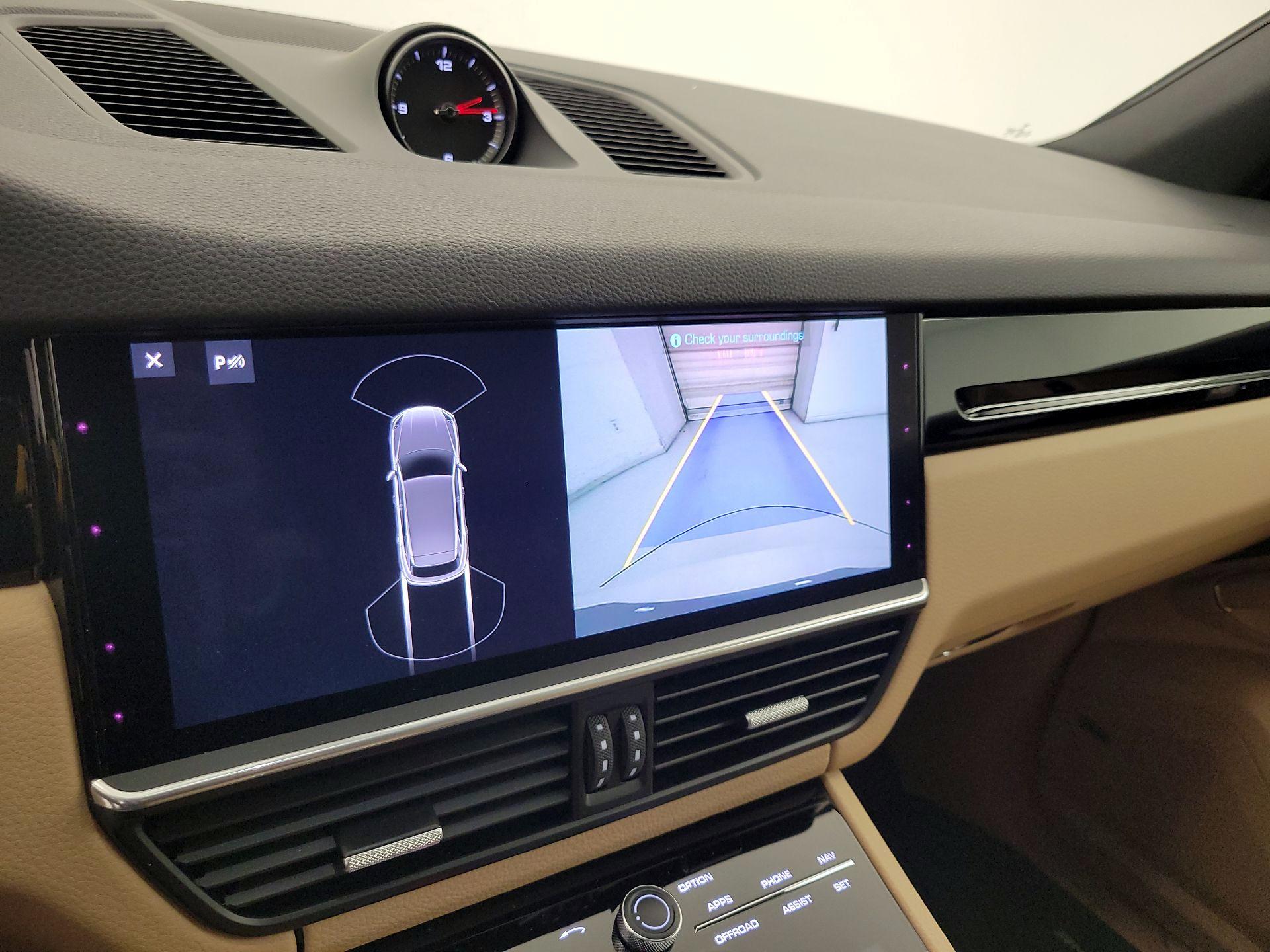 Thumbnail: 2020 Porsche Cayenne - 14