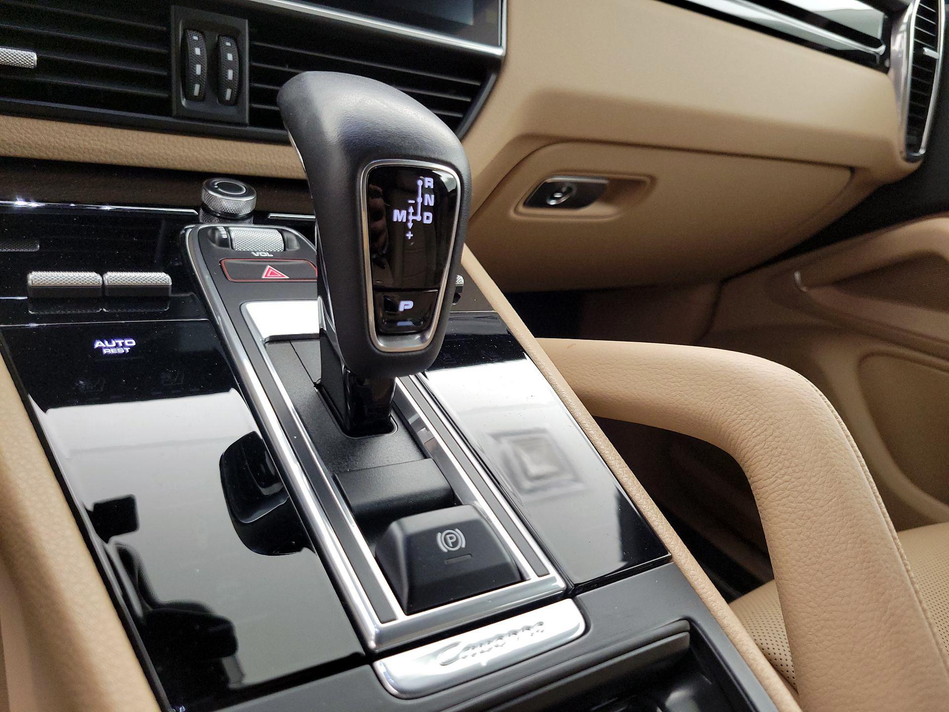 Thumbnail: 2020 Porsche Cayenne - 17