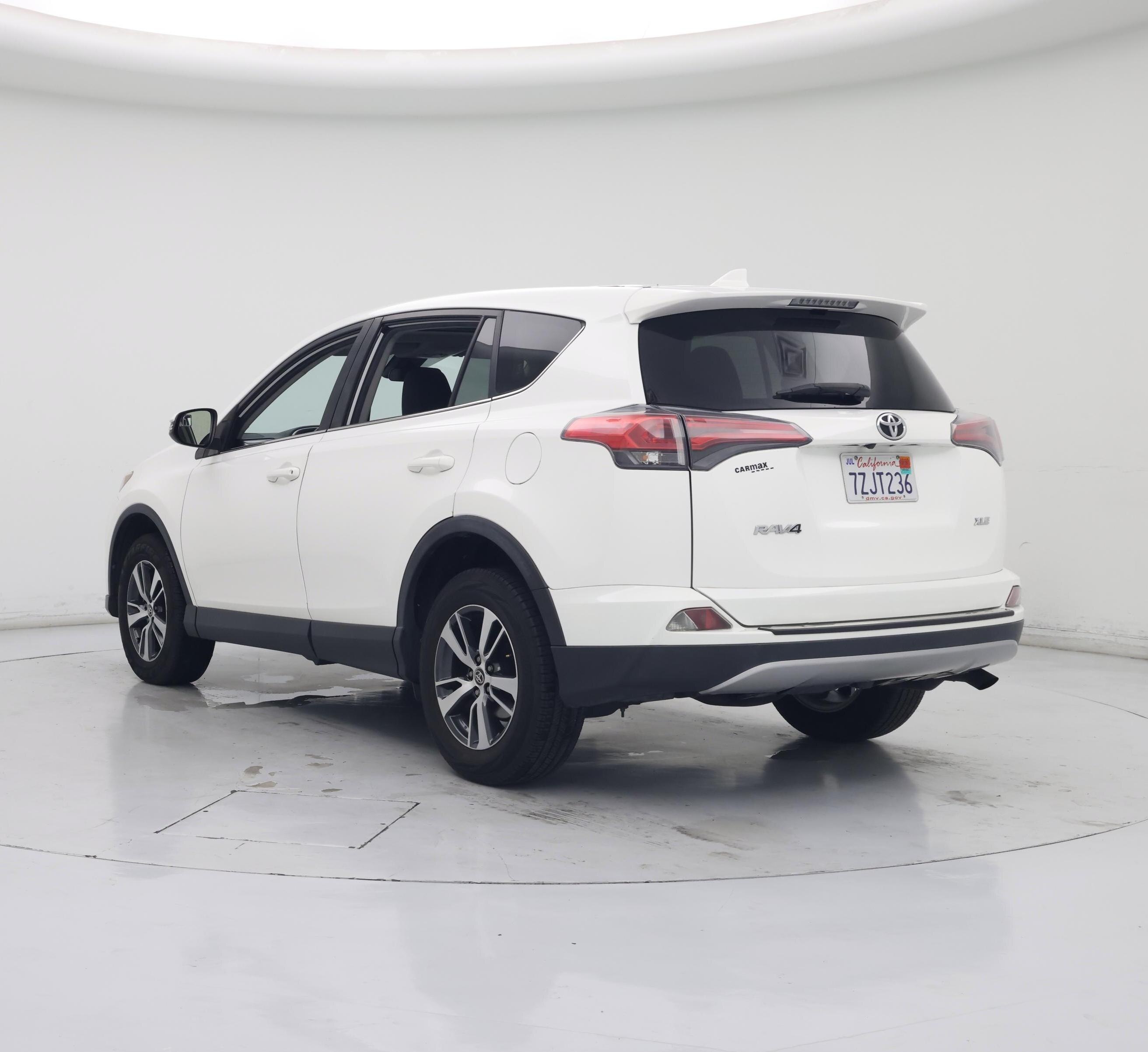 Thumbnail: 2017 Toyota RAV4 - 2