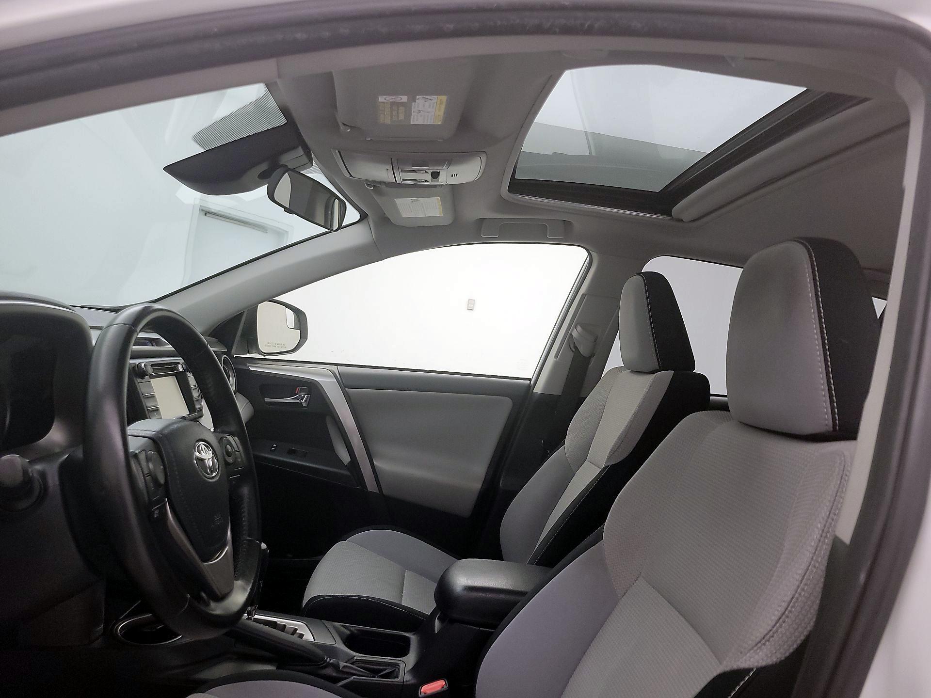 Thumbnail: 2017 Toyota RAV4 - 19