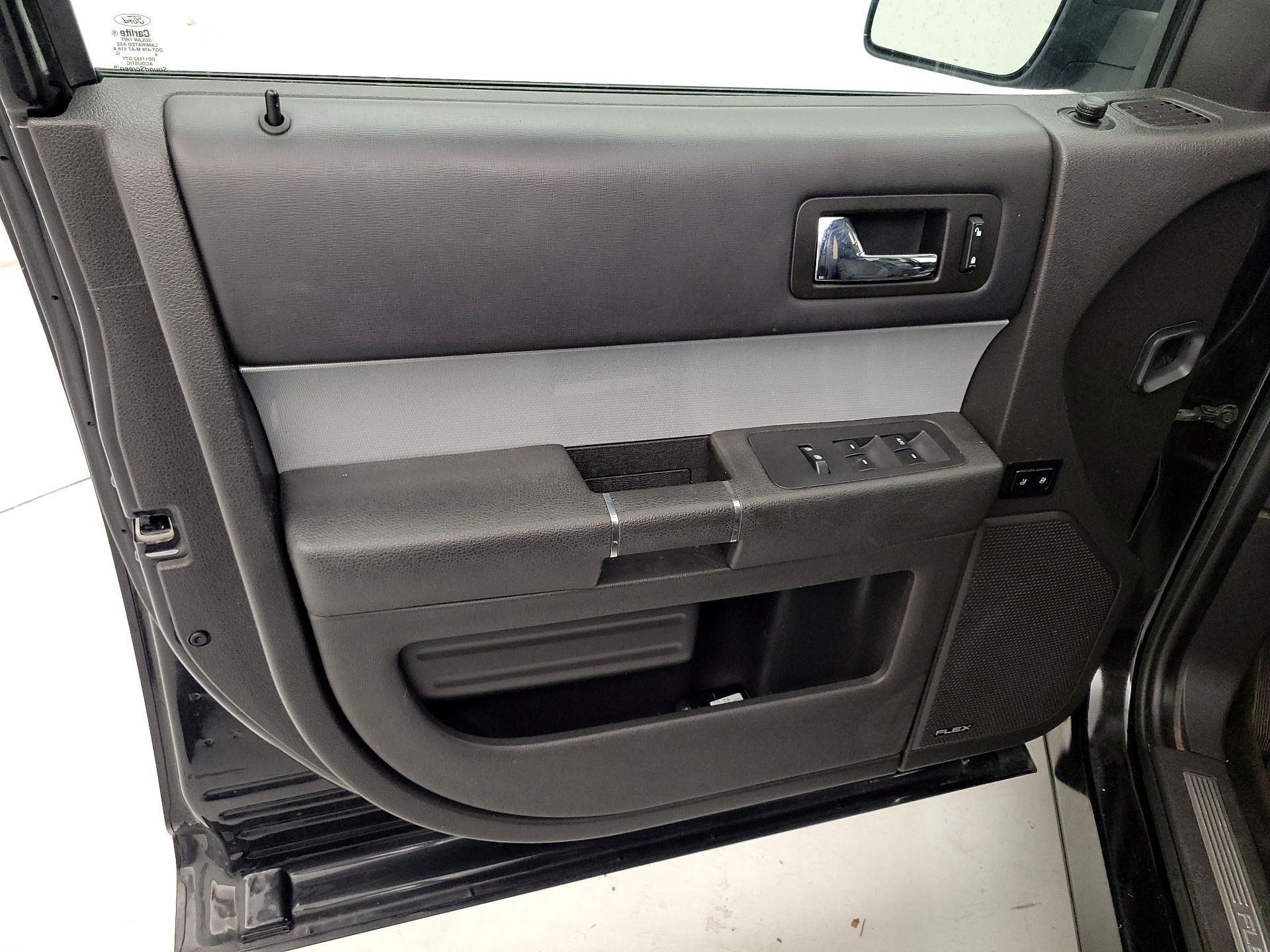 Thumbnail: 2014 Ford Flex - 12