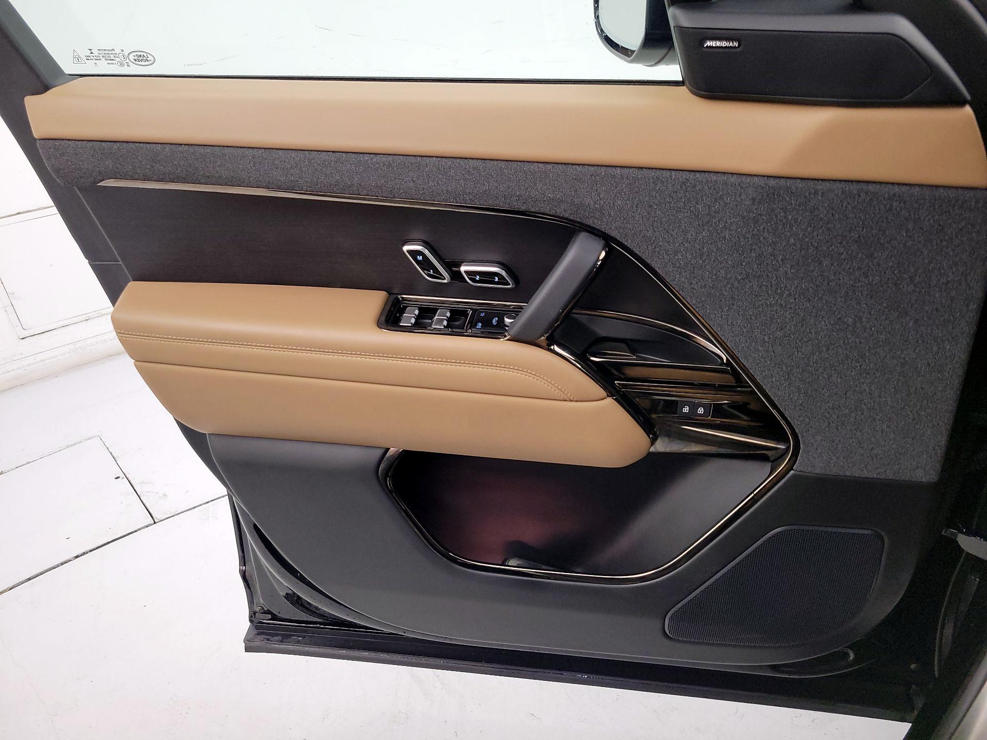 Thumbnail: 2023 Land Rover Range Rover Sport - 12