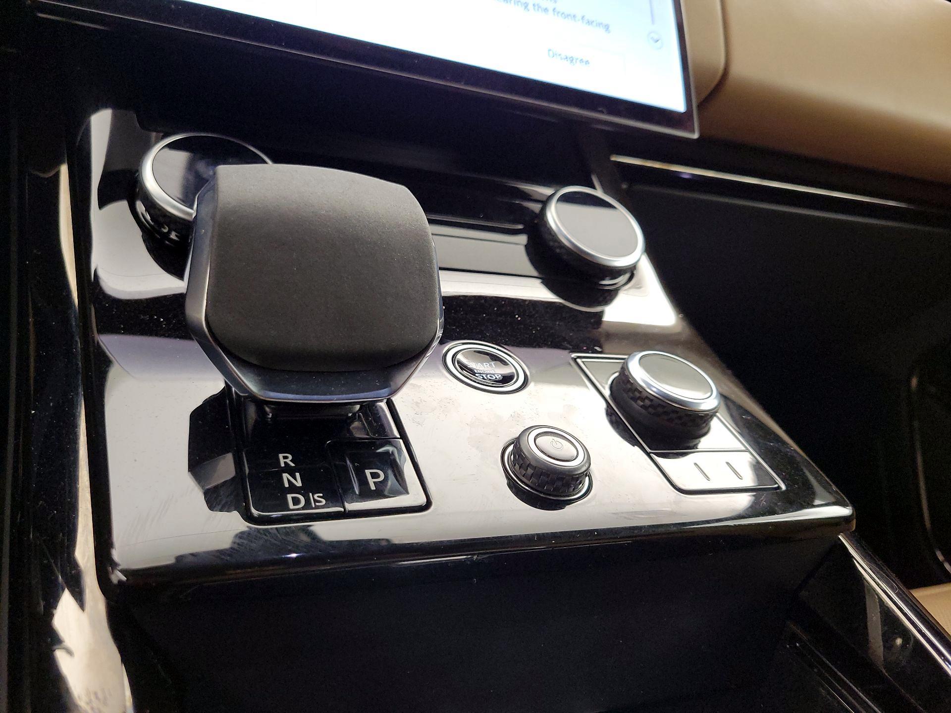 Thumbnail: 2023 Land Rover Range Rover Sport - 17