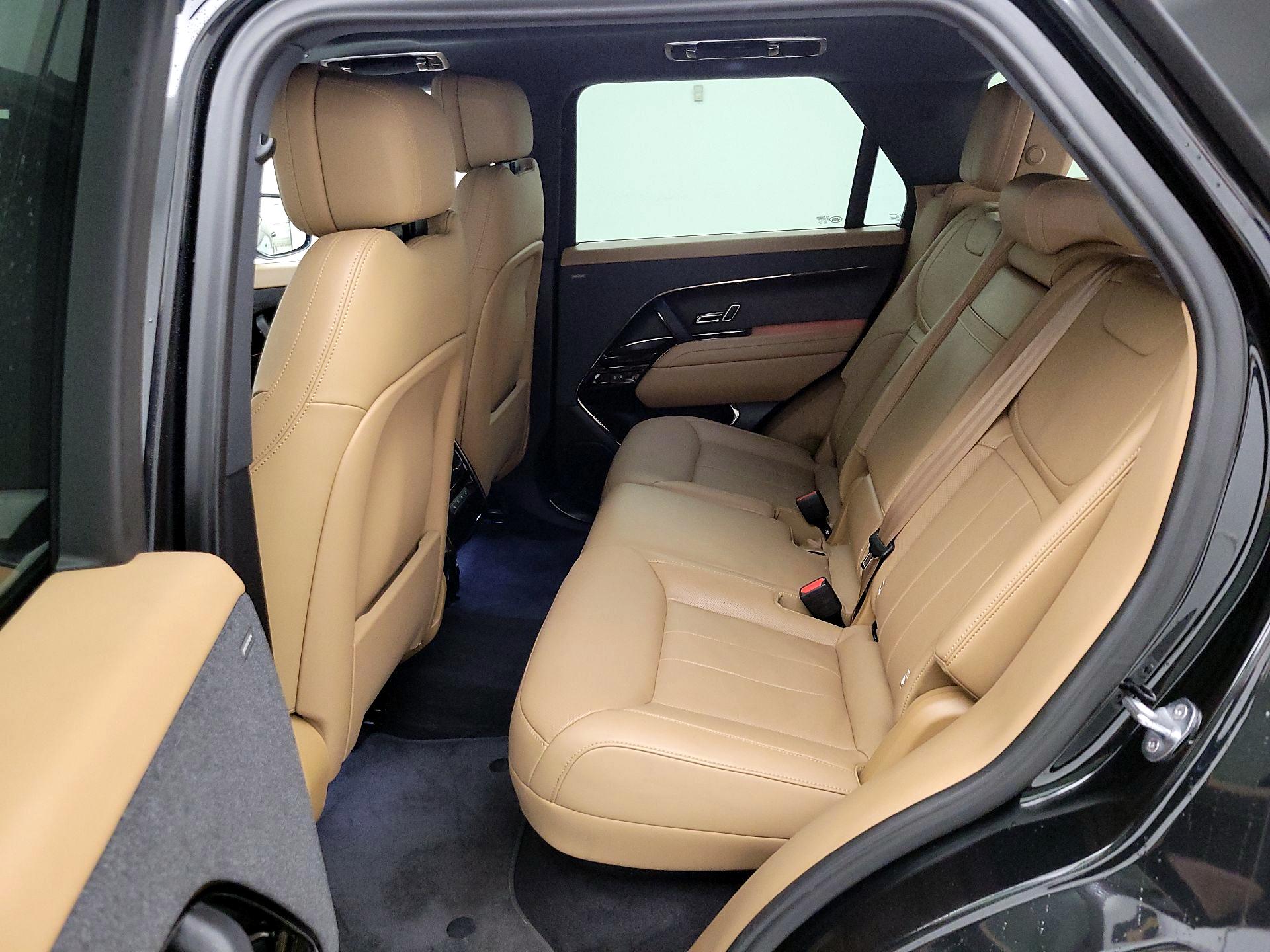 Thumbnail: 2023 Land Rover Range Rover Sport - 18