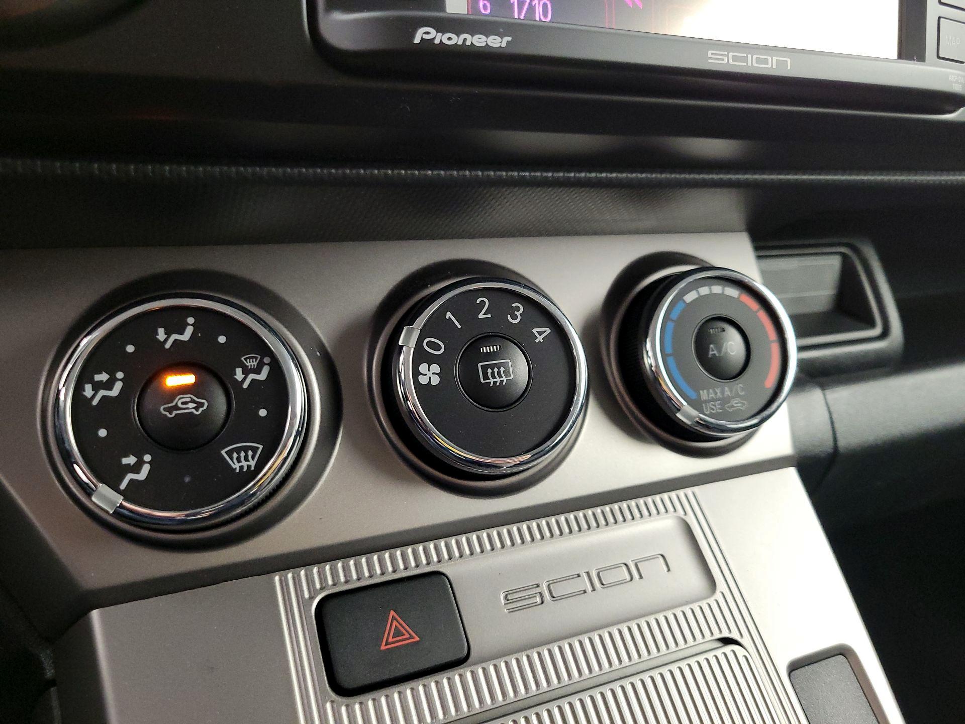 Thumbnail: 2014 Scion xB - 15