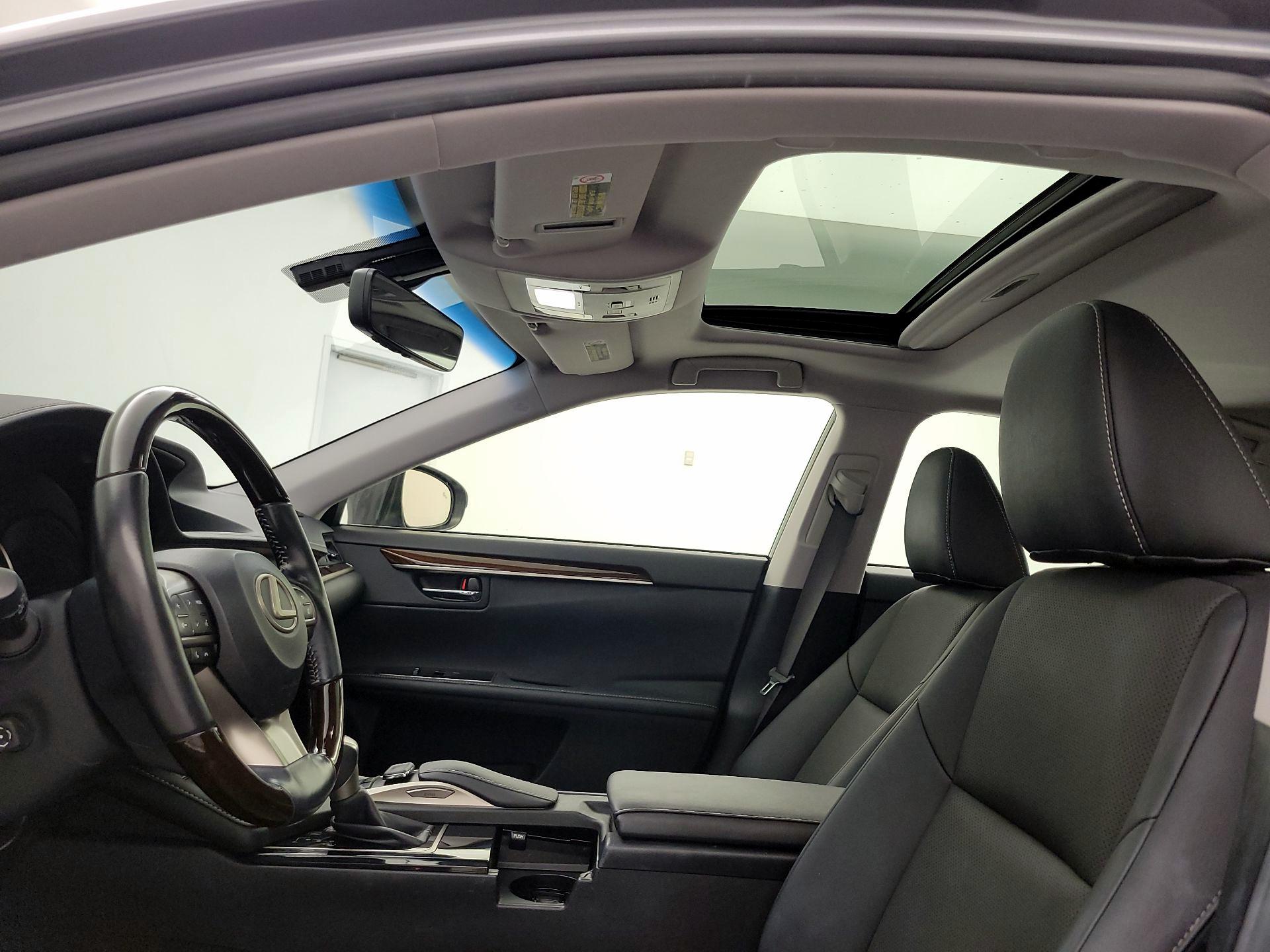 Thumbnail: 2016 Lexus ES - 20