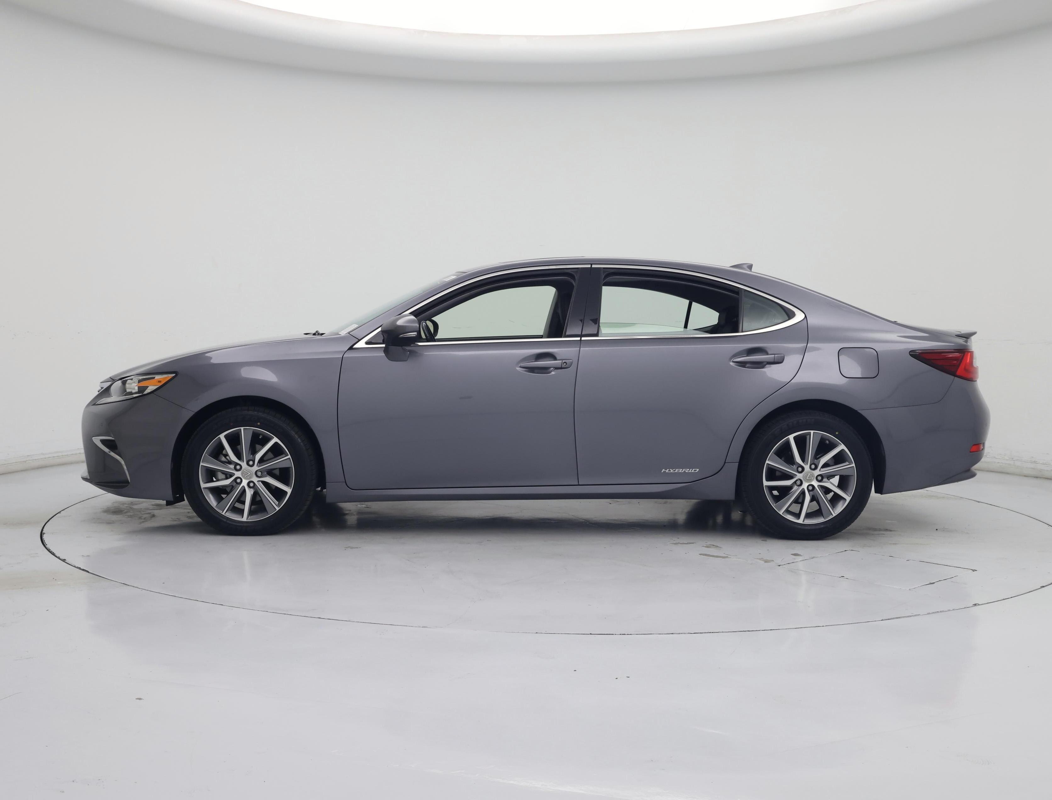 Thumbnail: 2016 Lexus ES - 3